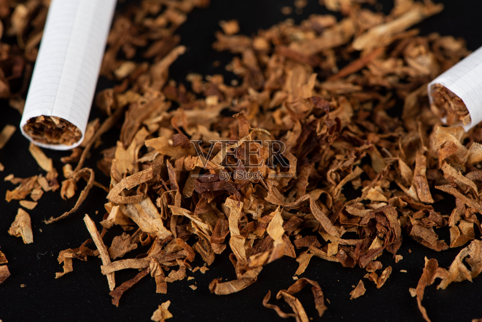 查看香烟和烟草堆栈照片摄影图片