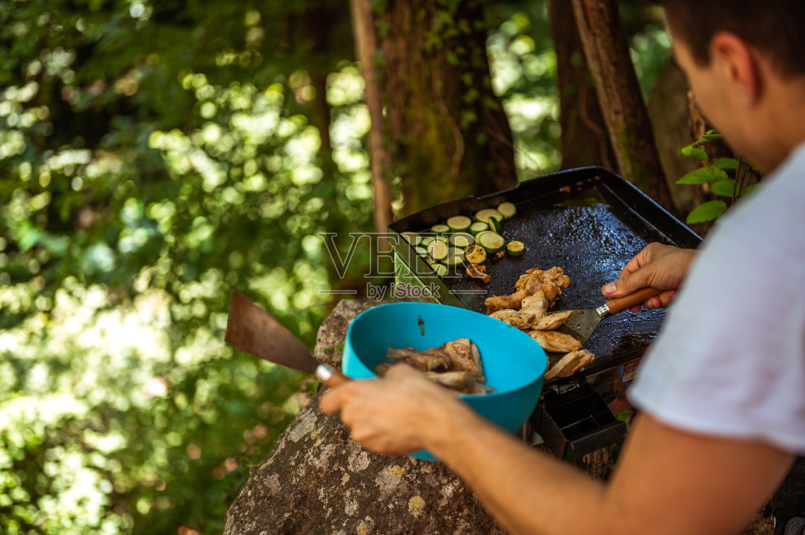 烧烤在自然界中照片摄影图片