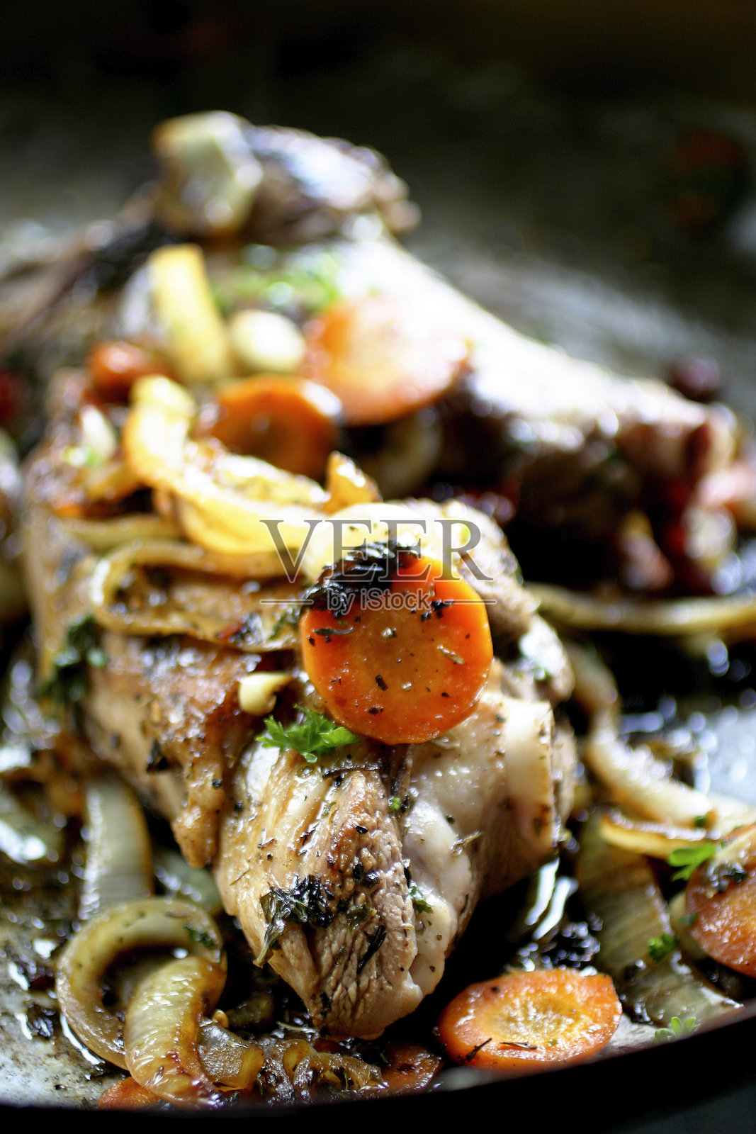 羊肉炒蔬菜照片摄影图片