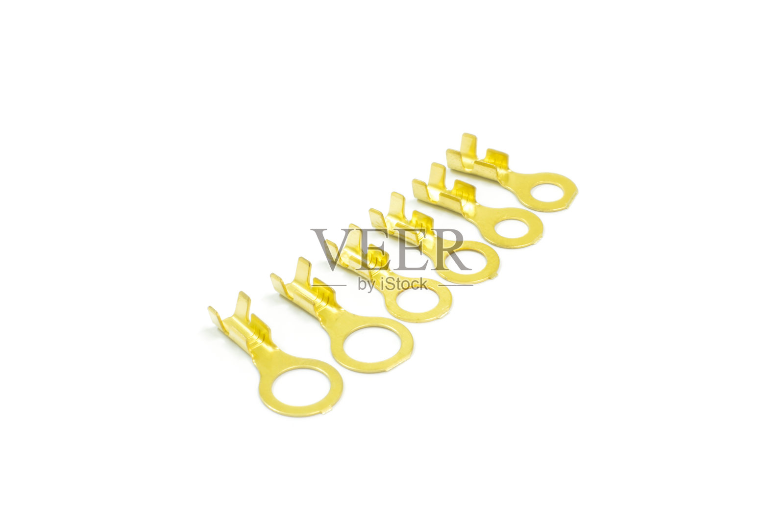 3种尺寸的黄铜端子在白色背景上，隔离。照片摄影图片