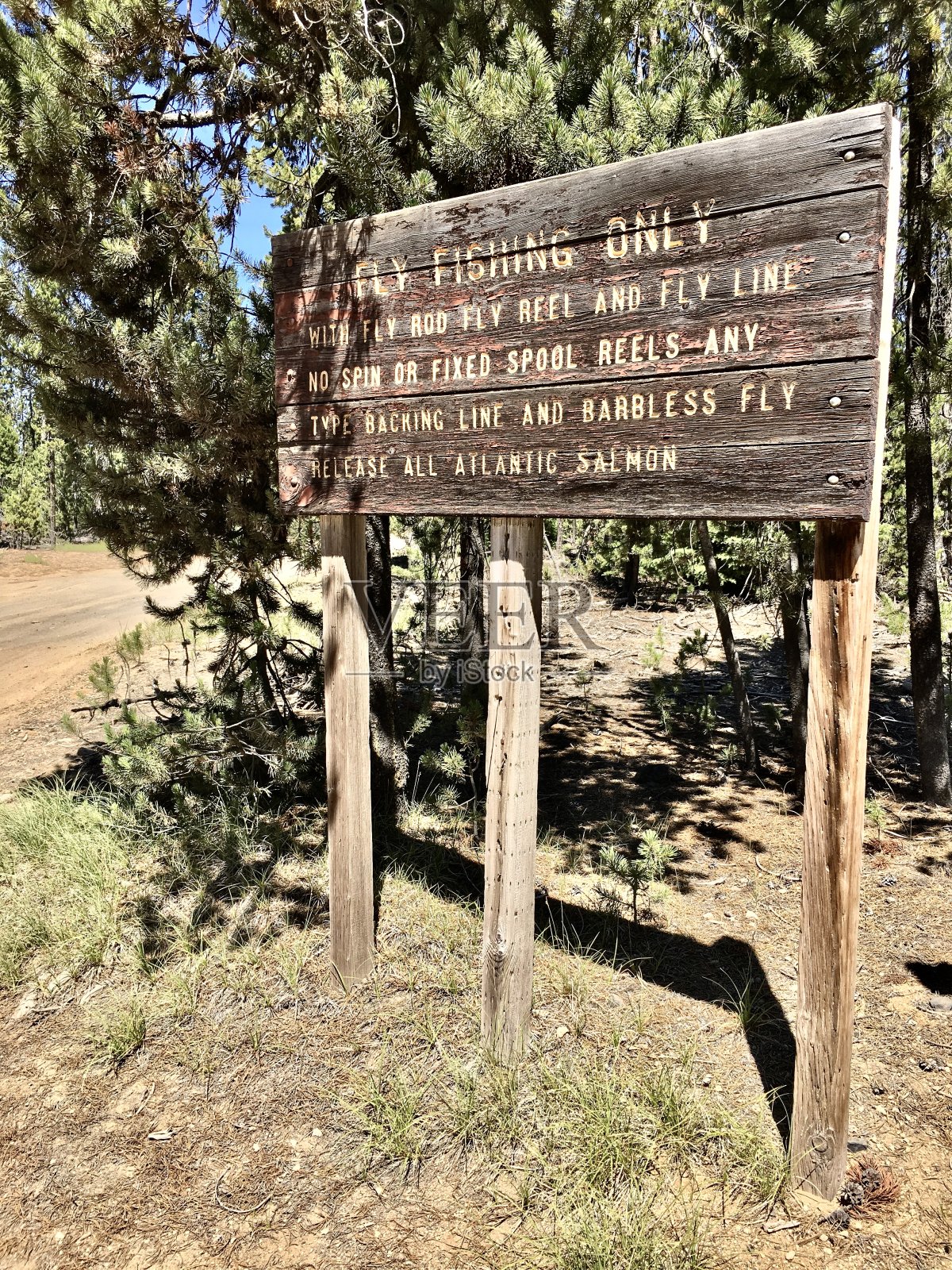 飞钓只标——魔鬼湖照片摄影图片