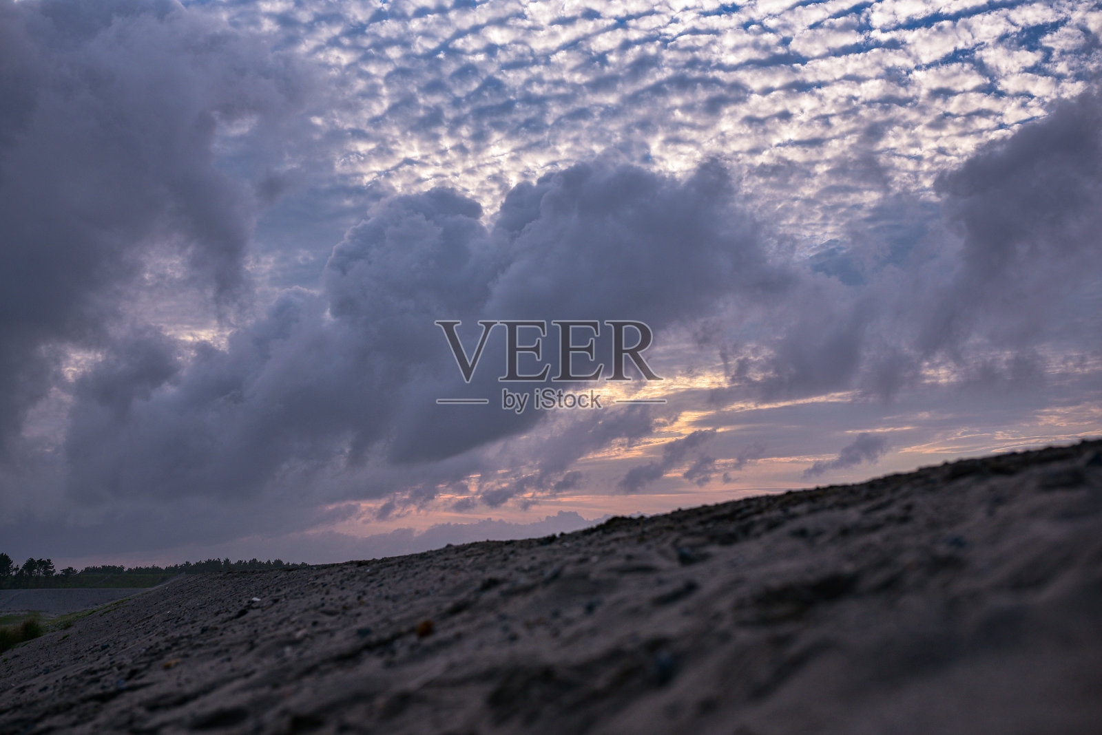 沙丘上的日落照片摄影图片