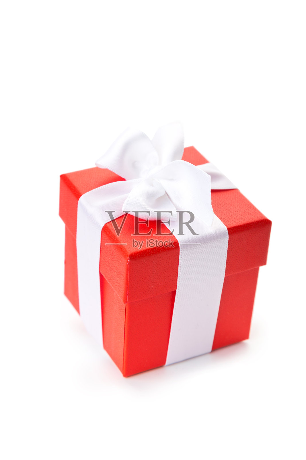 精美的礼品盒手工制作，孤立在白色。节日，生日，新年，母亲节照片摄影图片