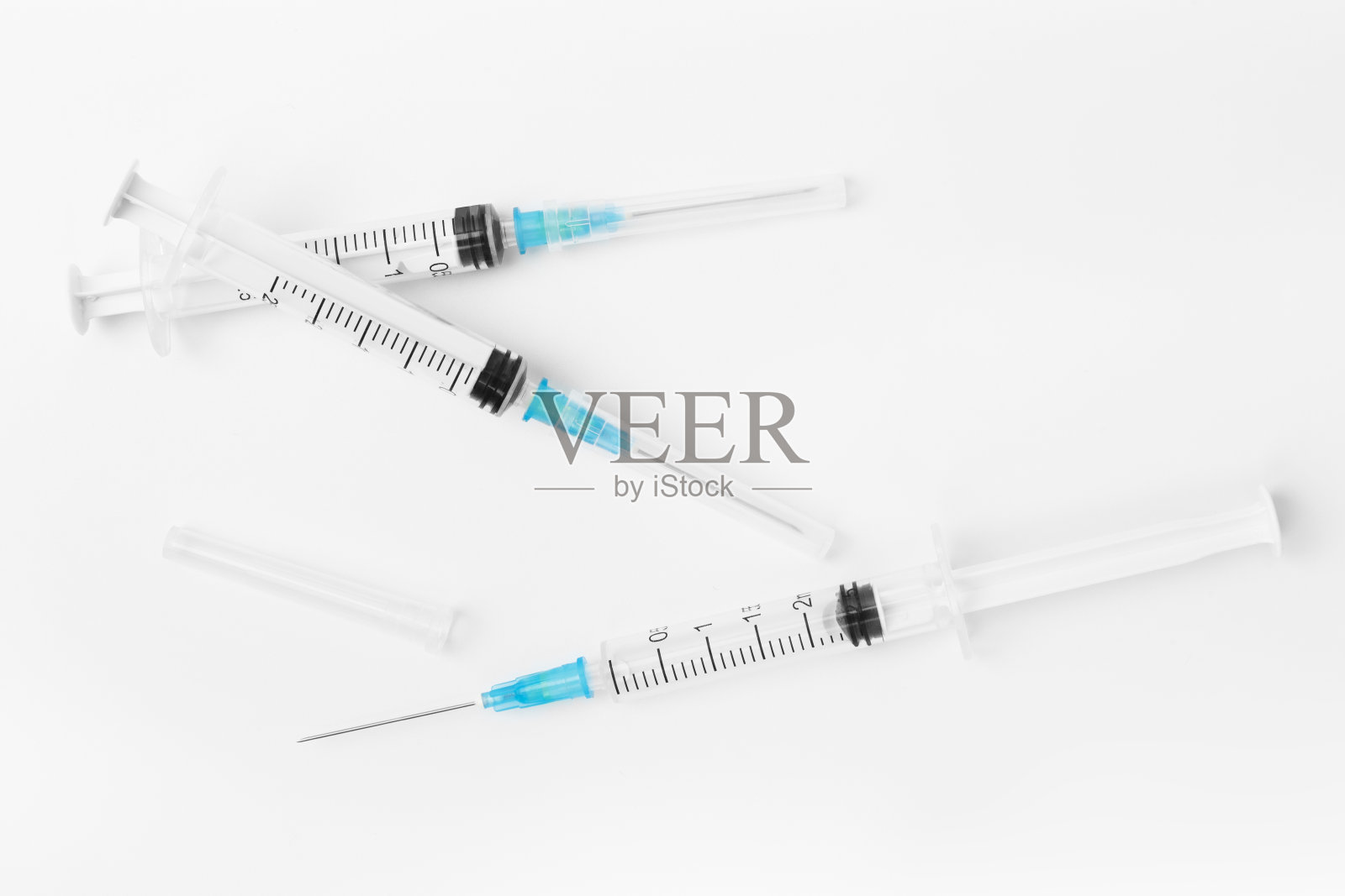 注射器隔离在白色背景上照片摄影图片