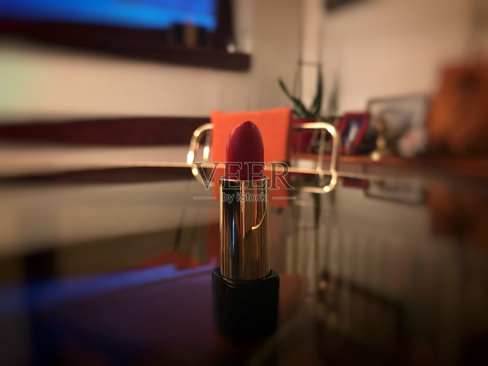 展示红色唇膏照片摄影图片