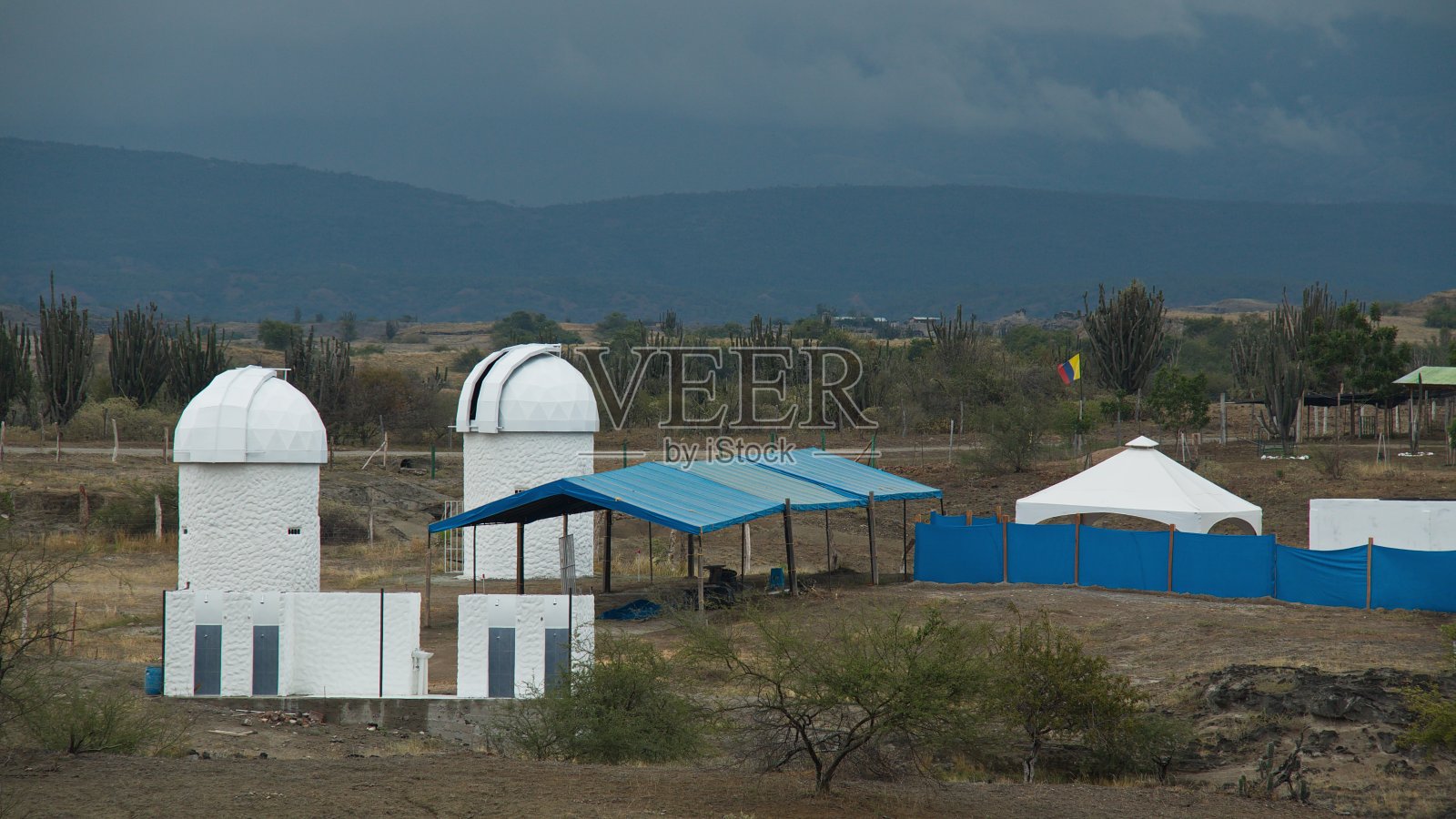 哥伦比亚塔塔科阿沙漠的天文台照片摄影图片