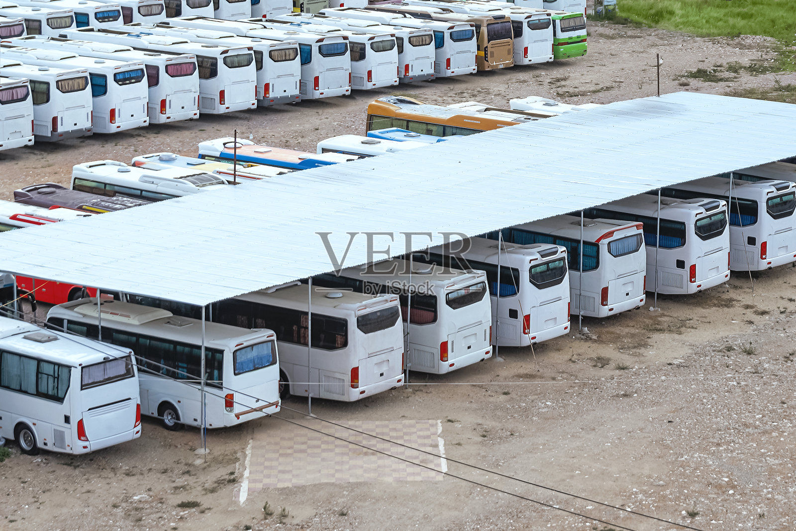 旅游巴士停车场照片摄影图片