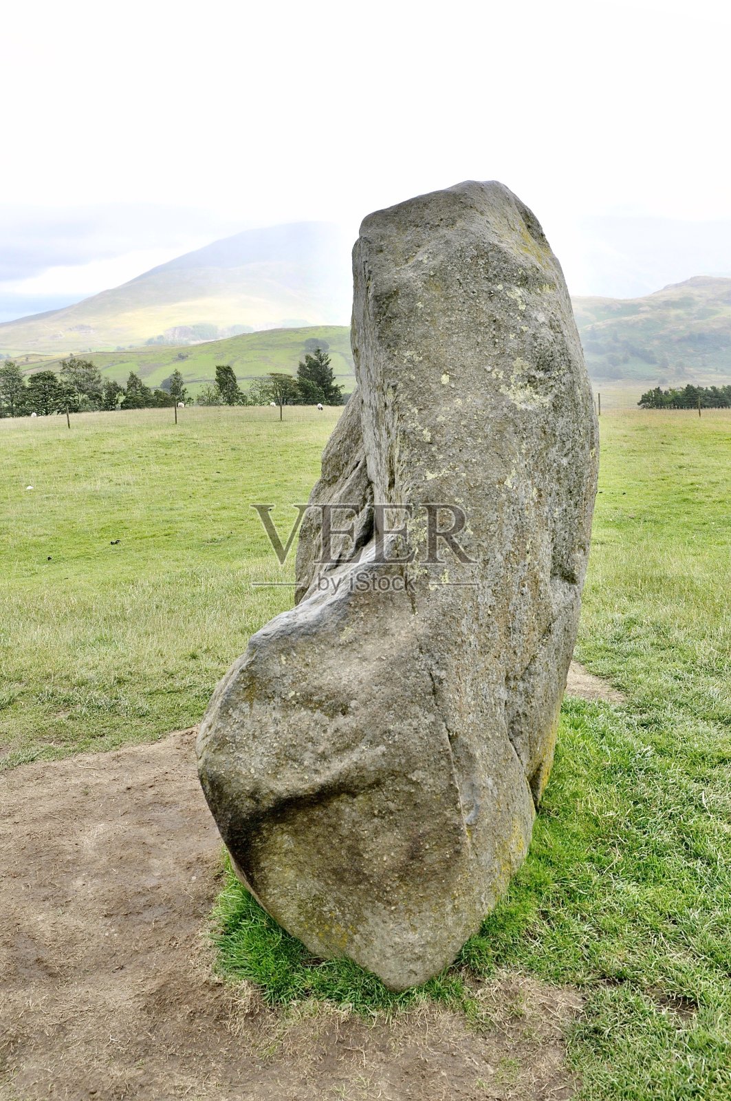 Castlerigg石圈的背景地狱林山脉照片摄影图片