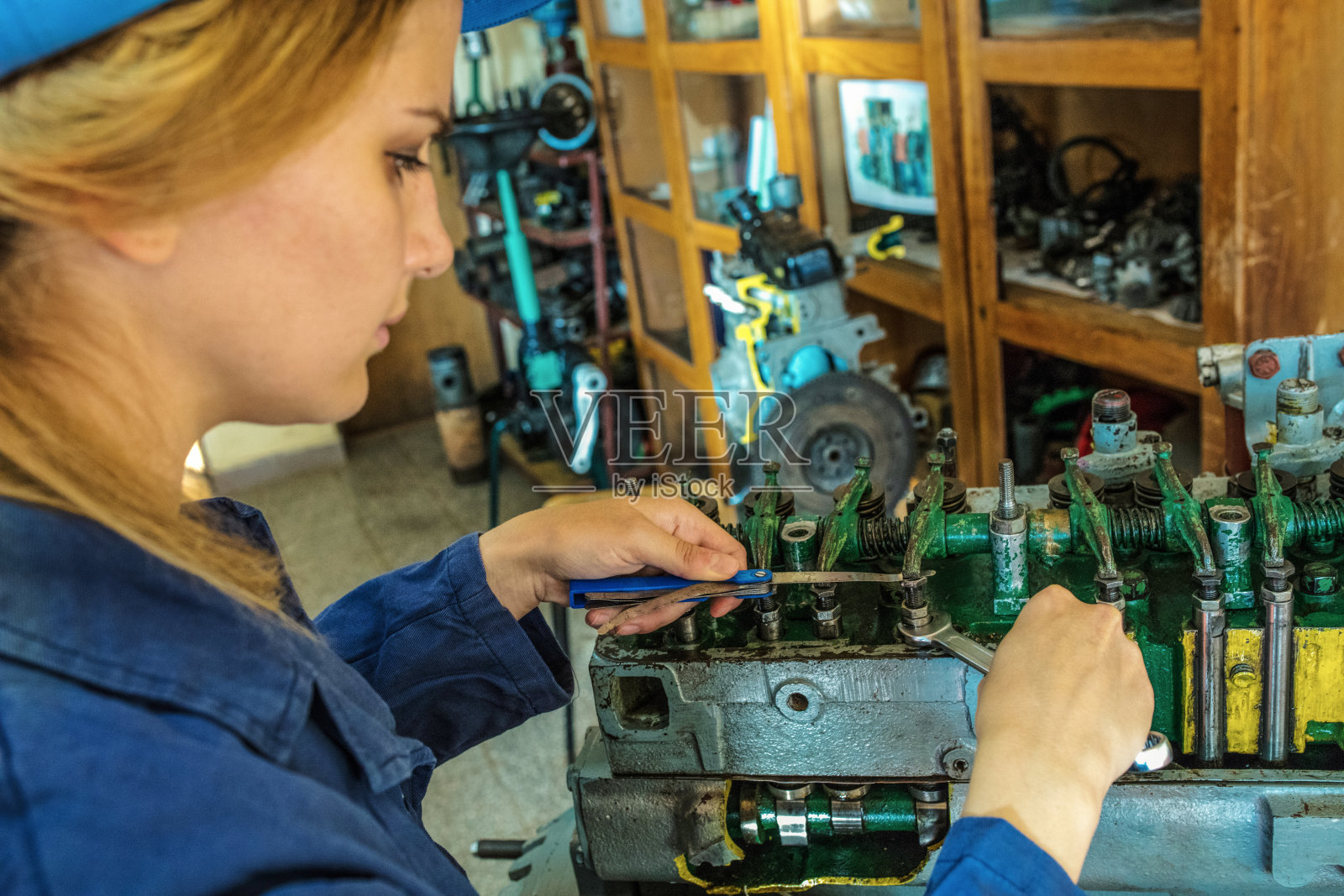 女技师的工作照片摄影图片