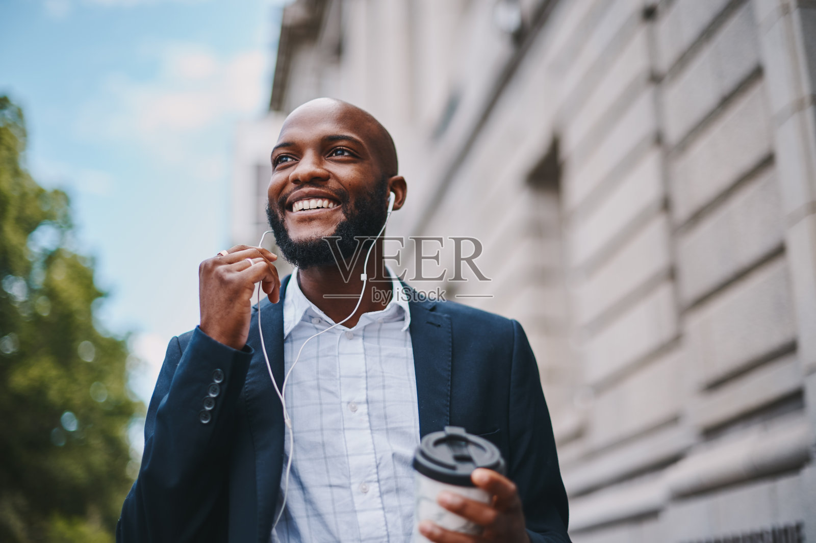 我在听我最喜欢的励志演说家照片摄影图片