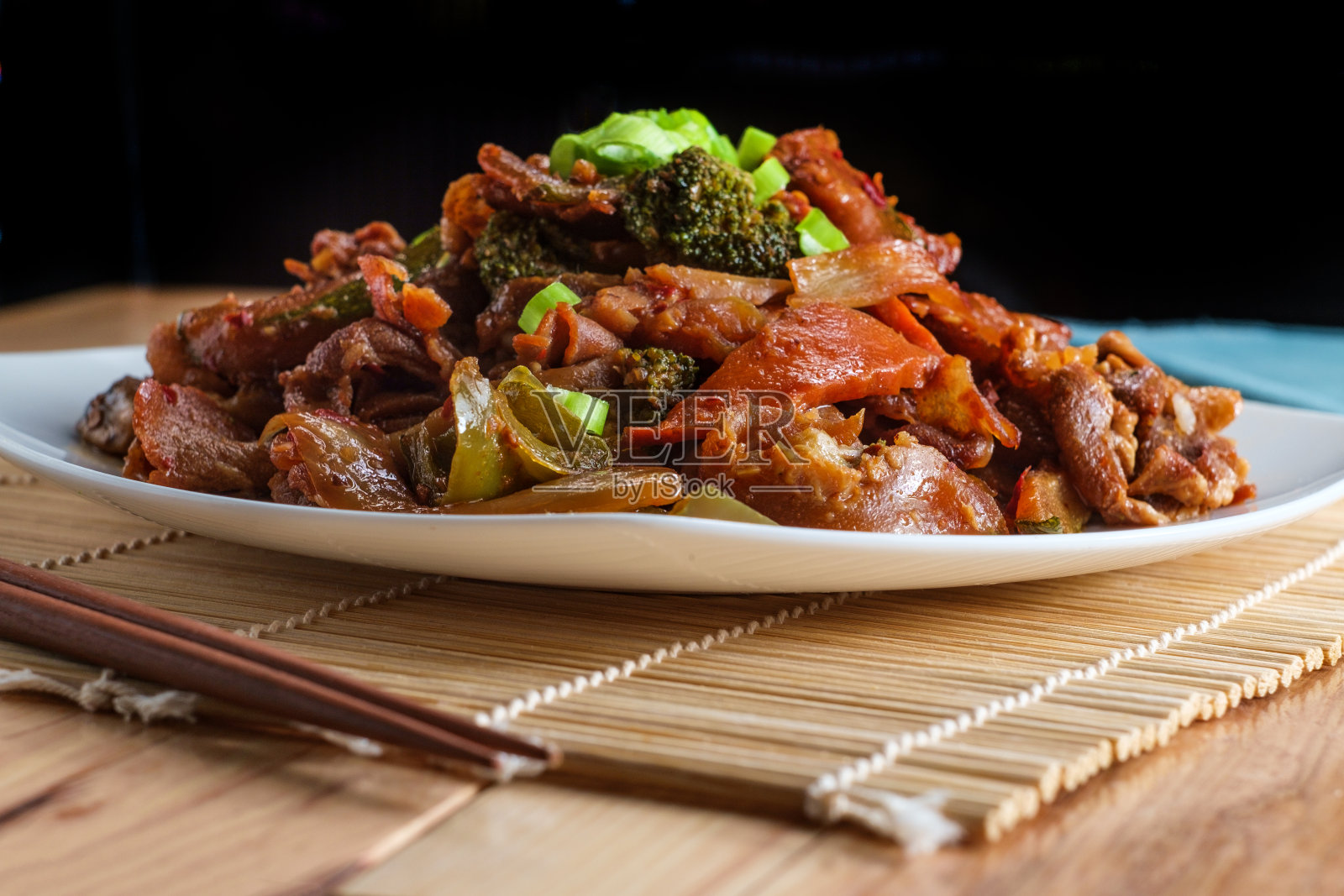 蒙古烧牛肉蔬菜照片摄影图片