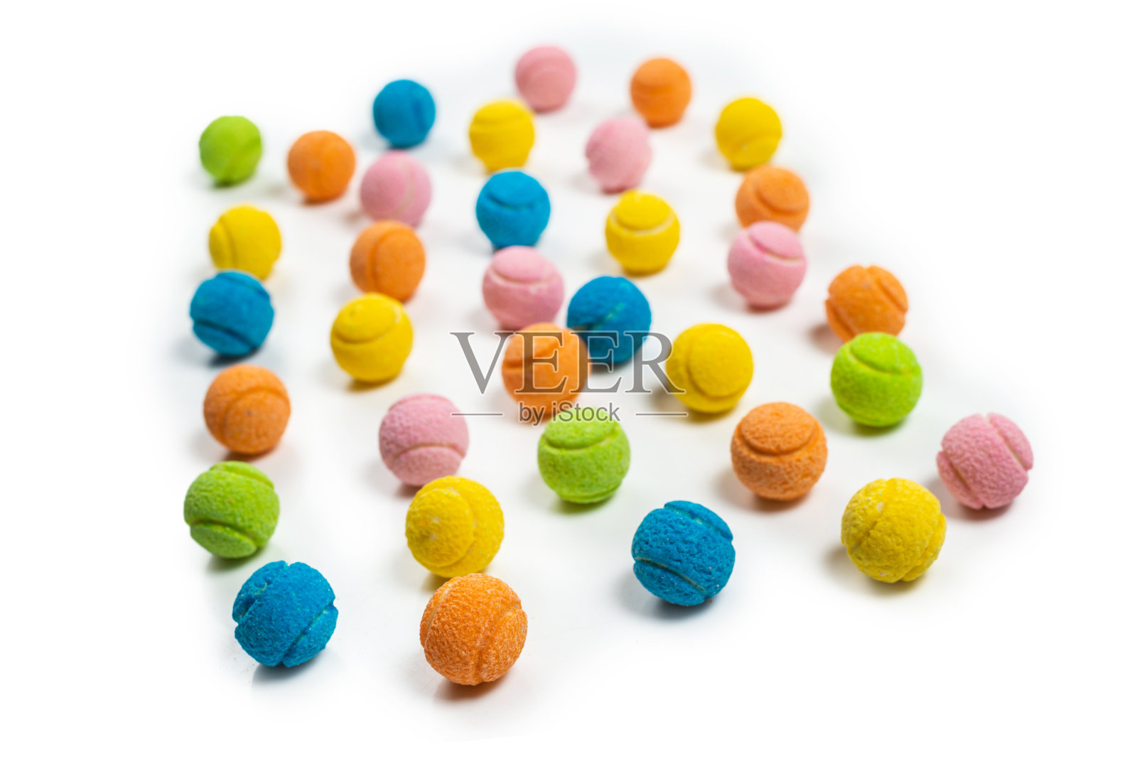 彩色网球孤立在白色。照片摄影图片