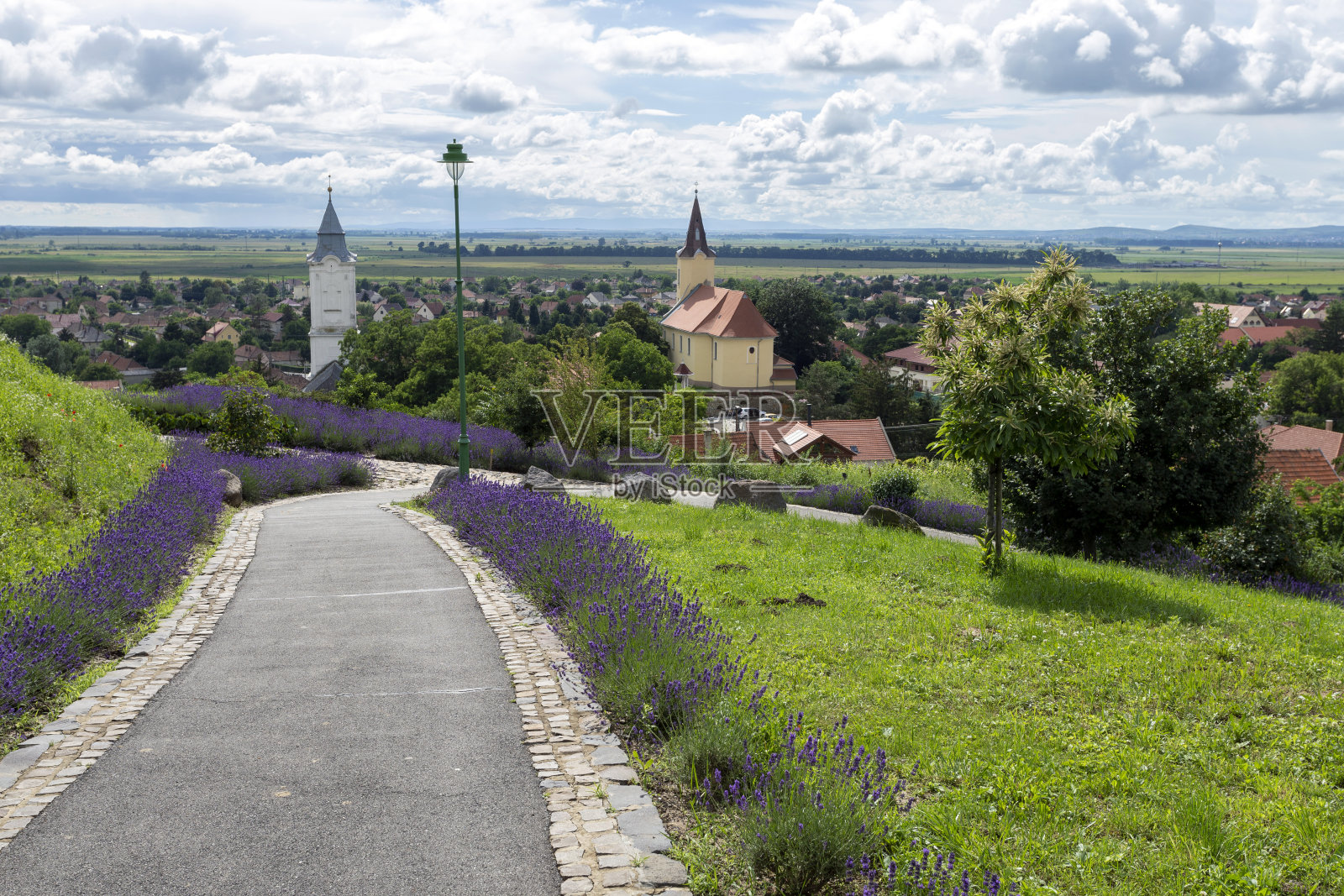 从祝福基督雕像看到的村庄塔卡尔照片摄影图片