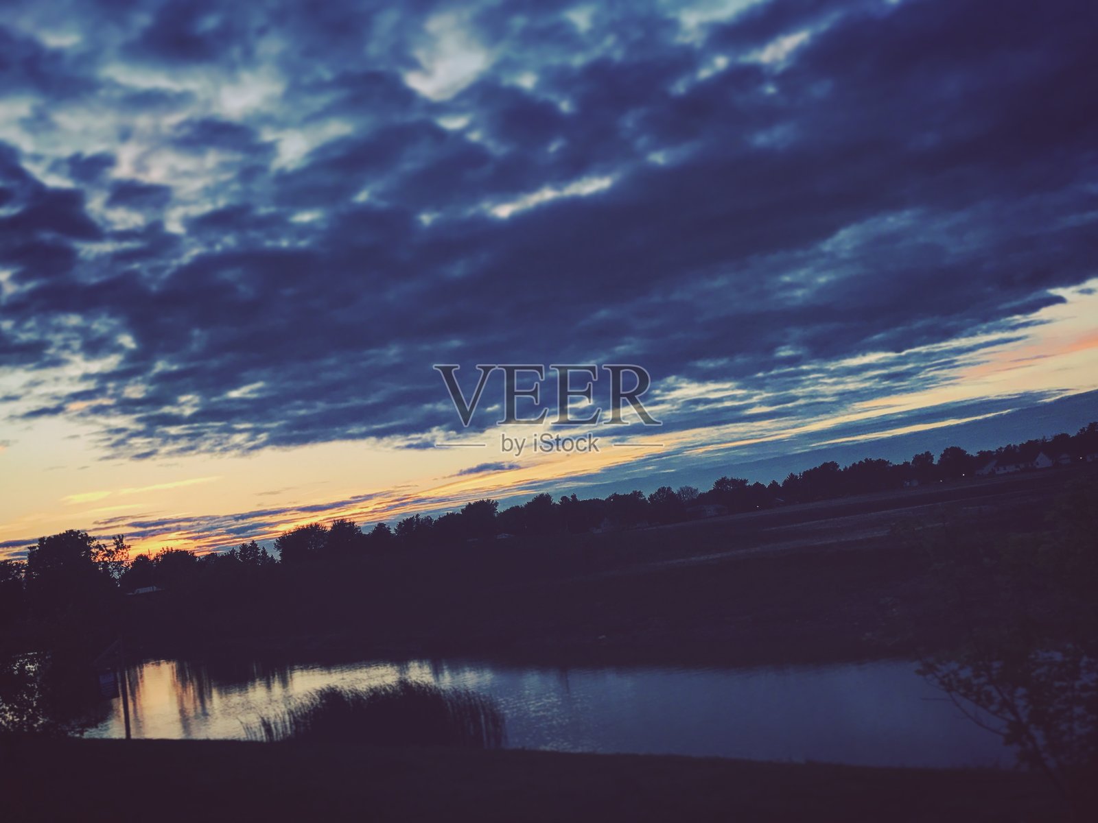 日落的家照片摄影图片