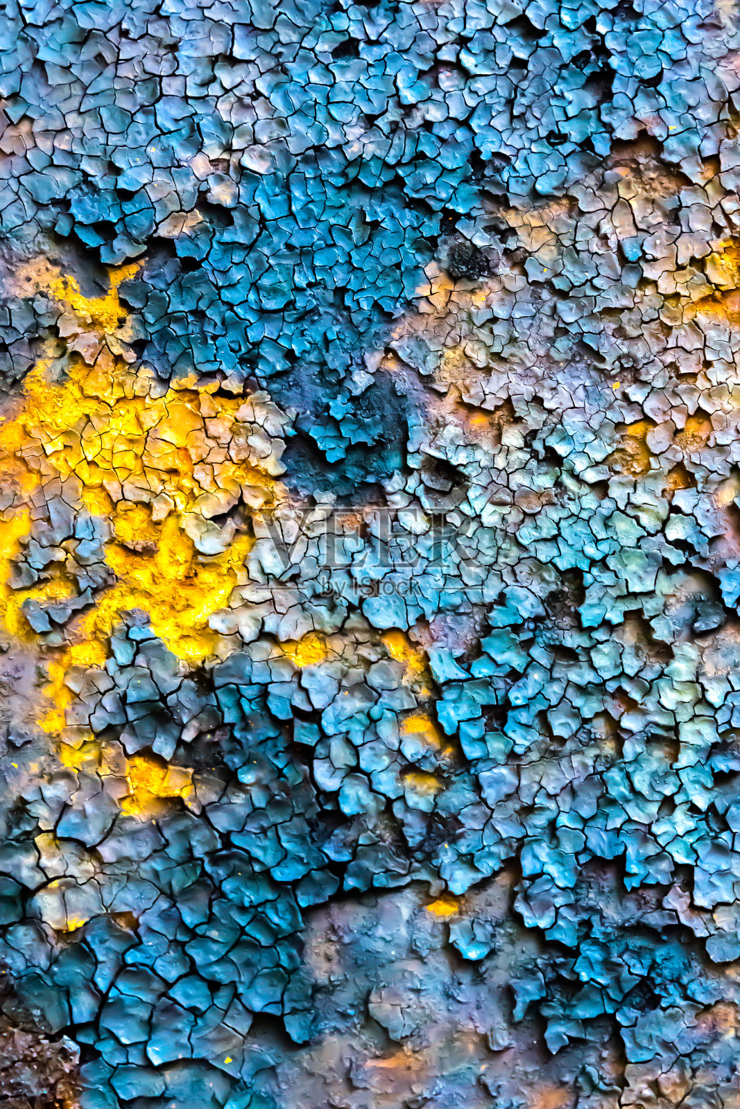 软焦点的照片。生锈的纹理。枯燥乏味的背景。干燥的地面和陈旧的金属。照片摄影图片