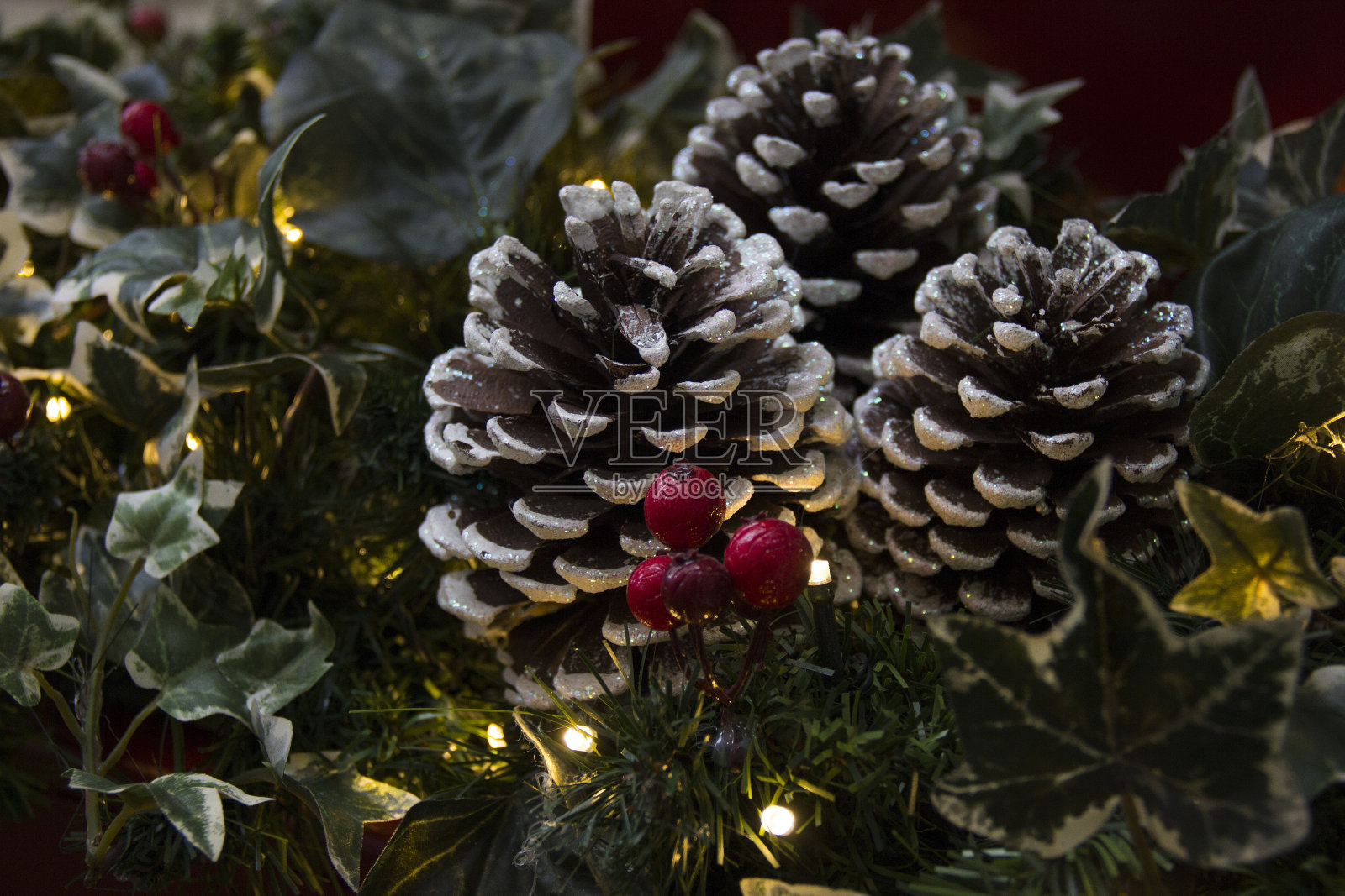 圣诞场景与礼物和树的对象。圣诞装饰。照片摄影图片