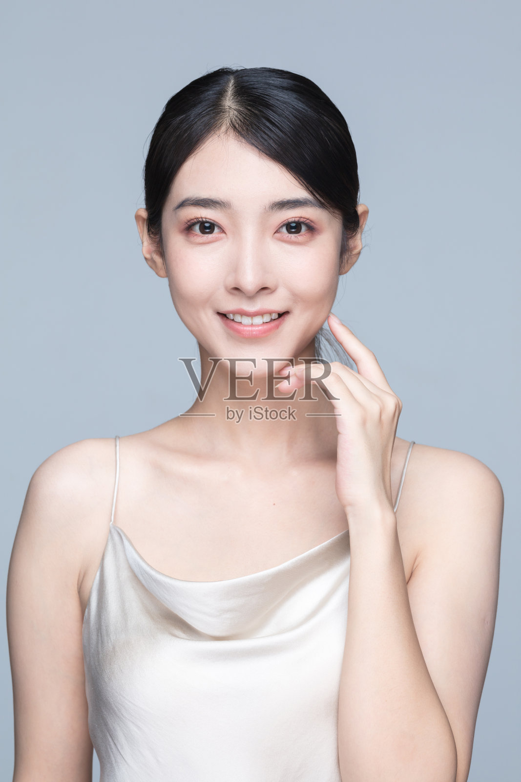 年轻亚洲女人的美丽肖像照片摄影图片