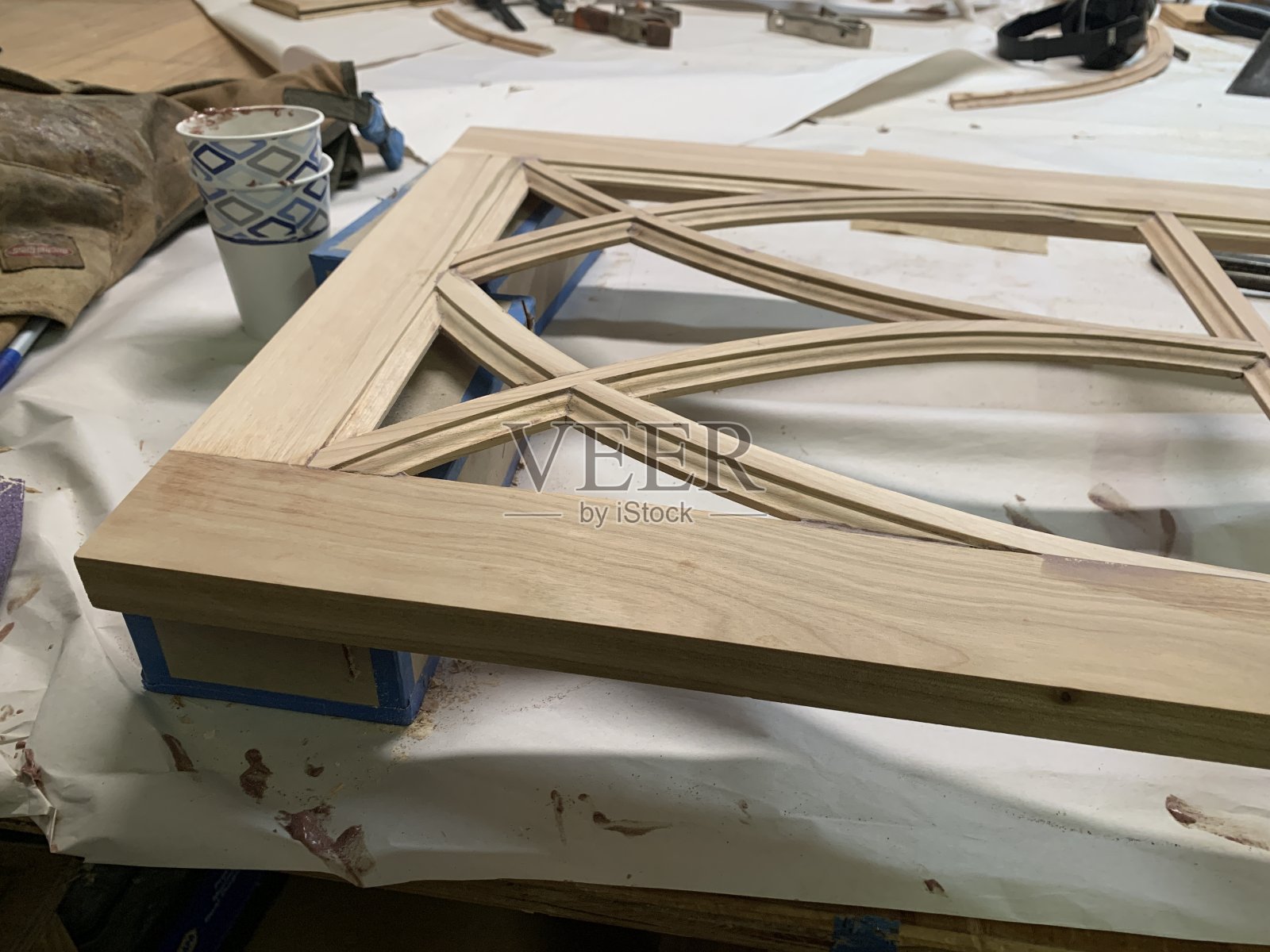 正在施工的机柜框架照片摄影图片