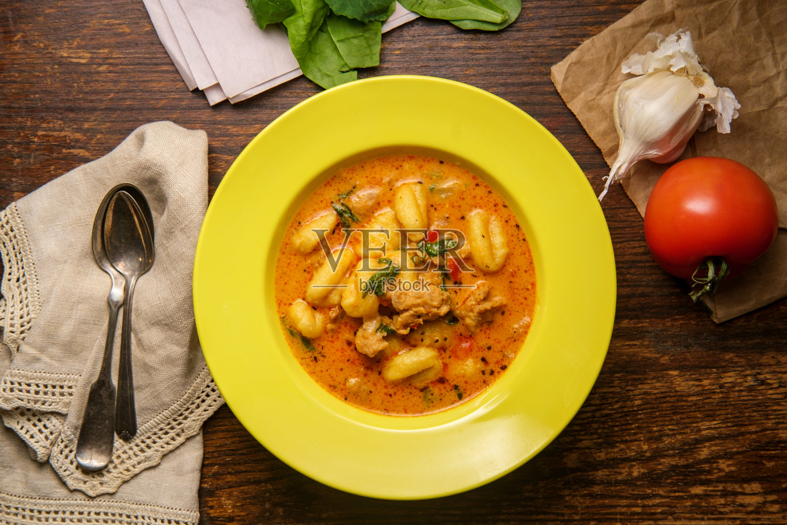 意大利香肠汤团照片摄影图片