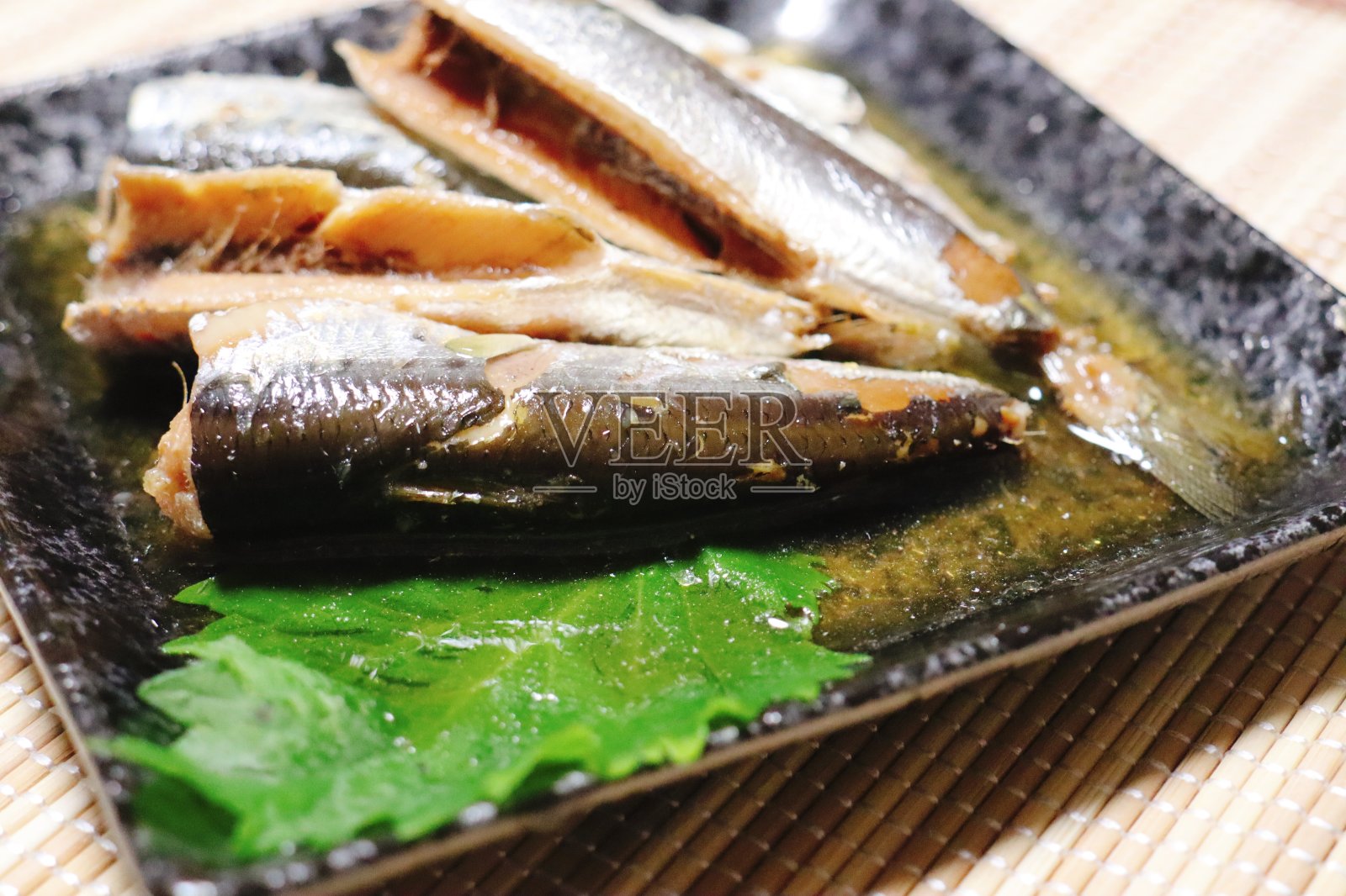 沙丁鱼和姜照片摄影图片