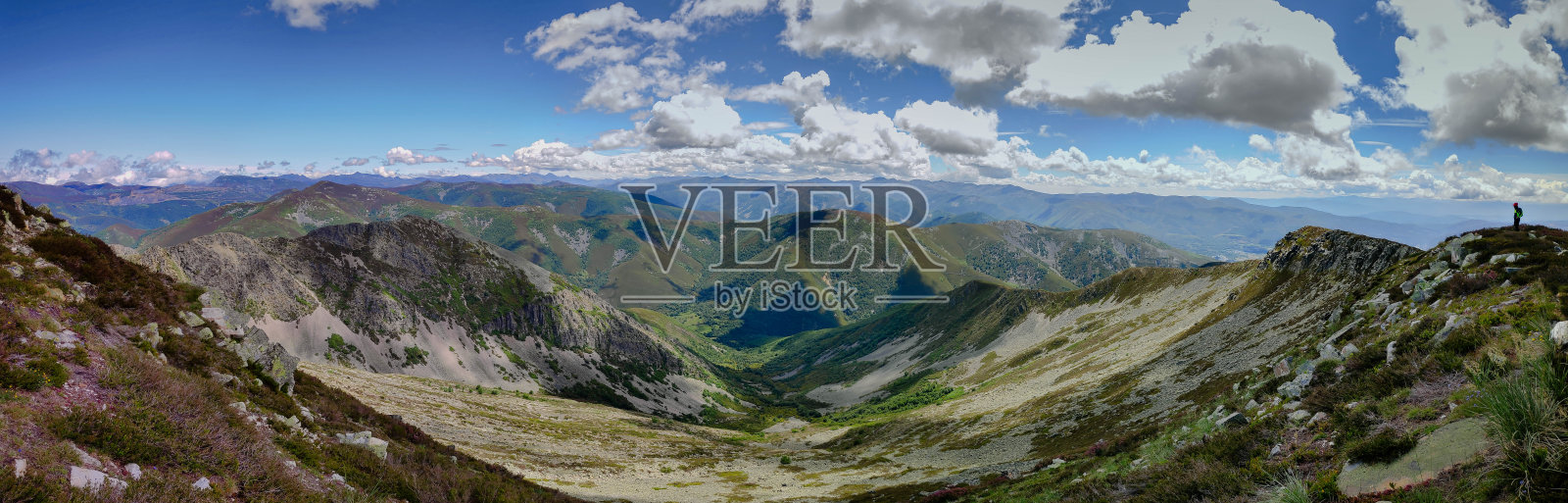 瓦尔德普拉多谷照片摄影图片