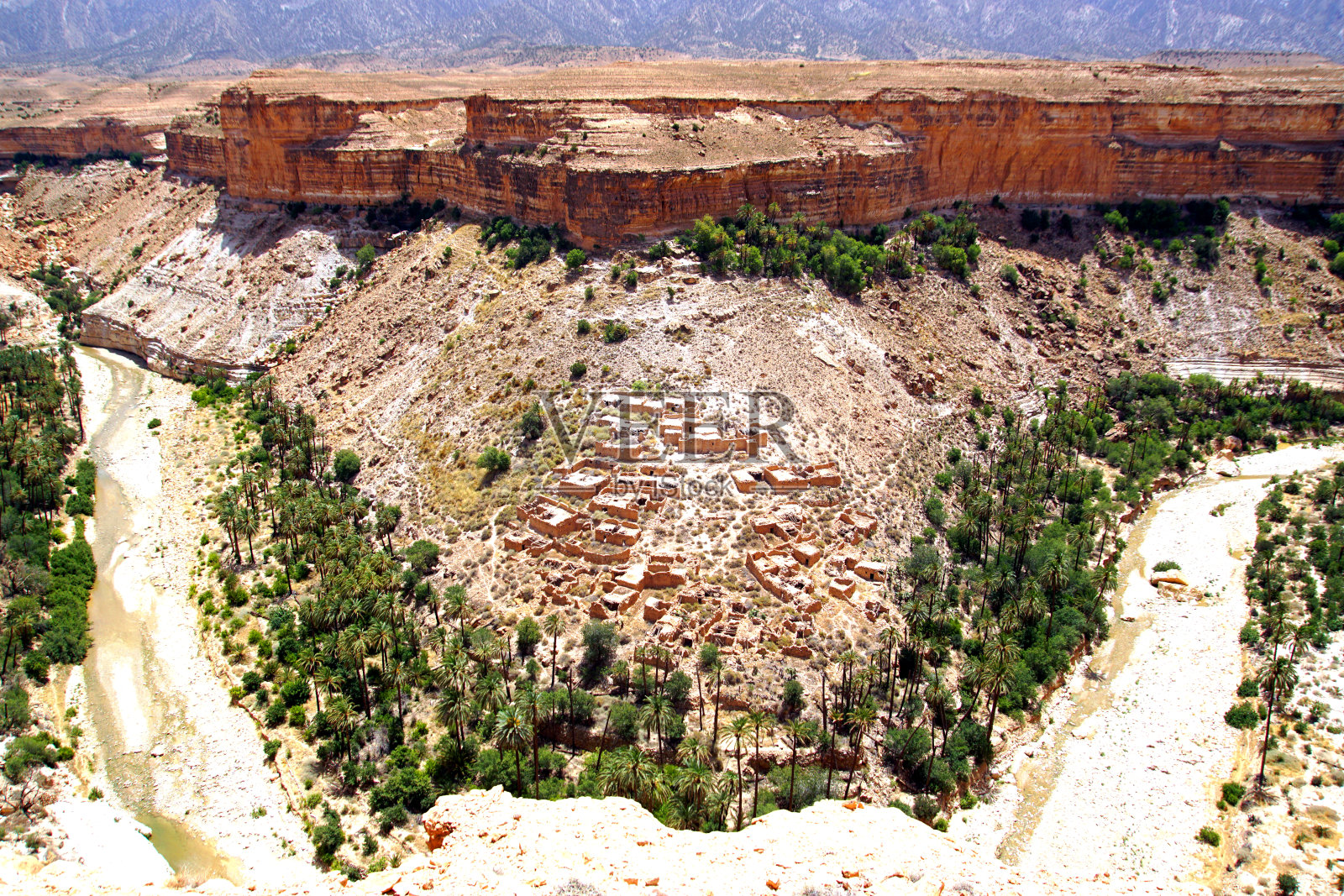 阿尔及利亚巴特那省的古菲峡谷照片摄影图片