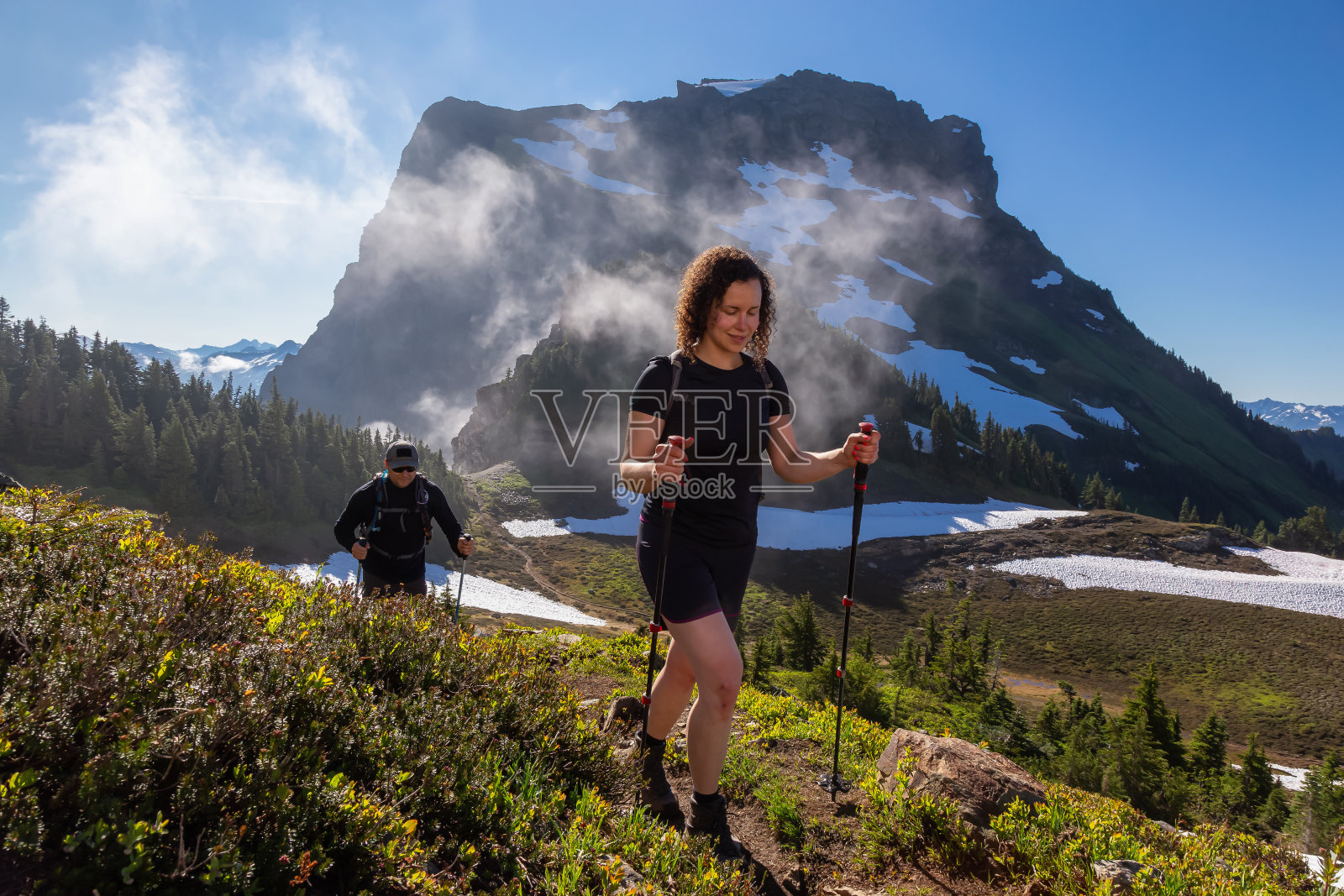 加拿大山地景观徒步旅行照片摄影图片