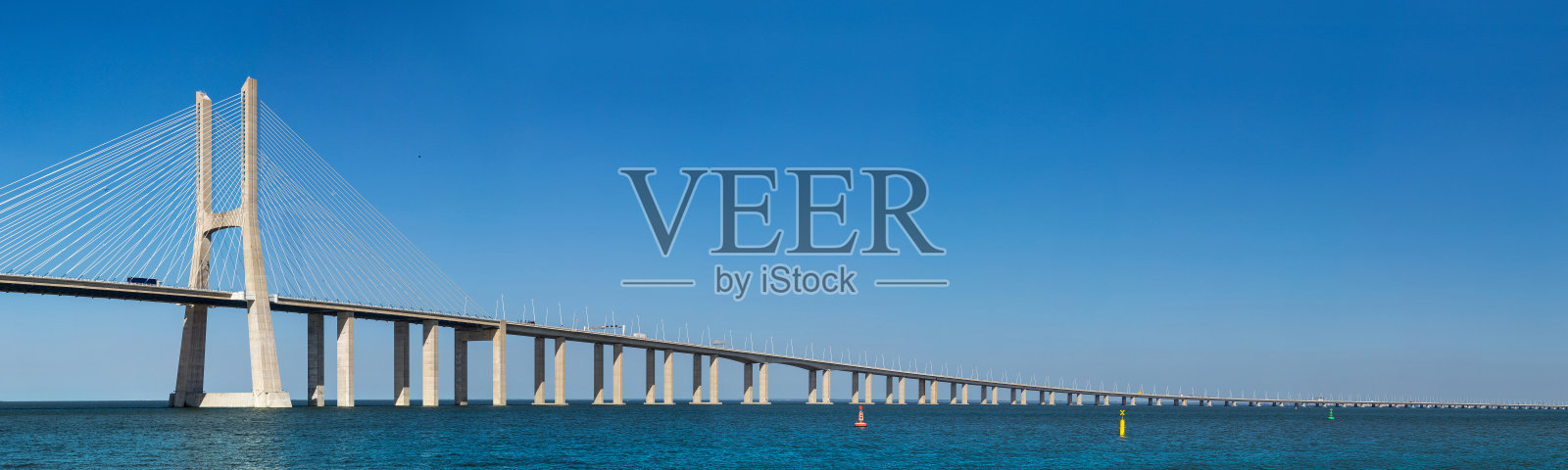 里斯本的瓦斯科·达·伽马桥照片摄影图片