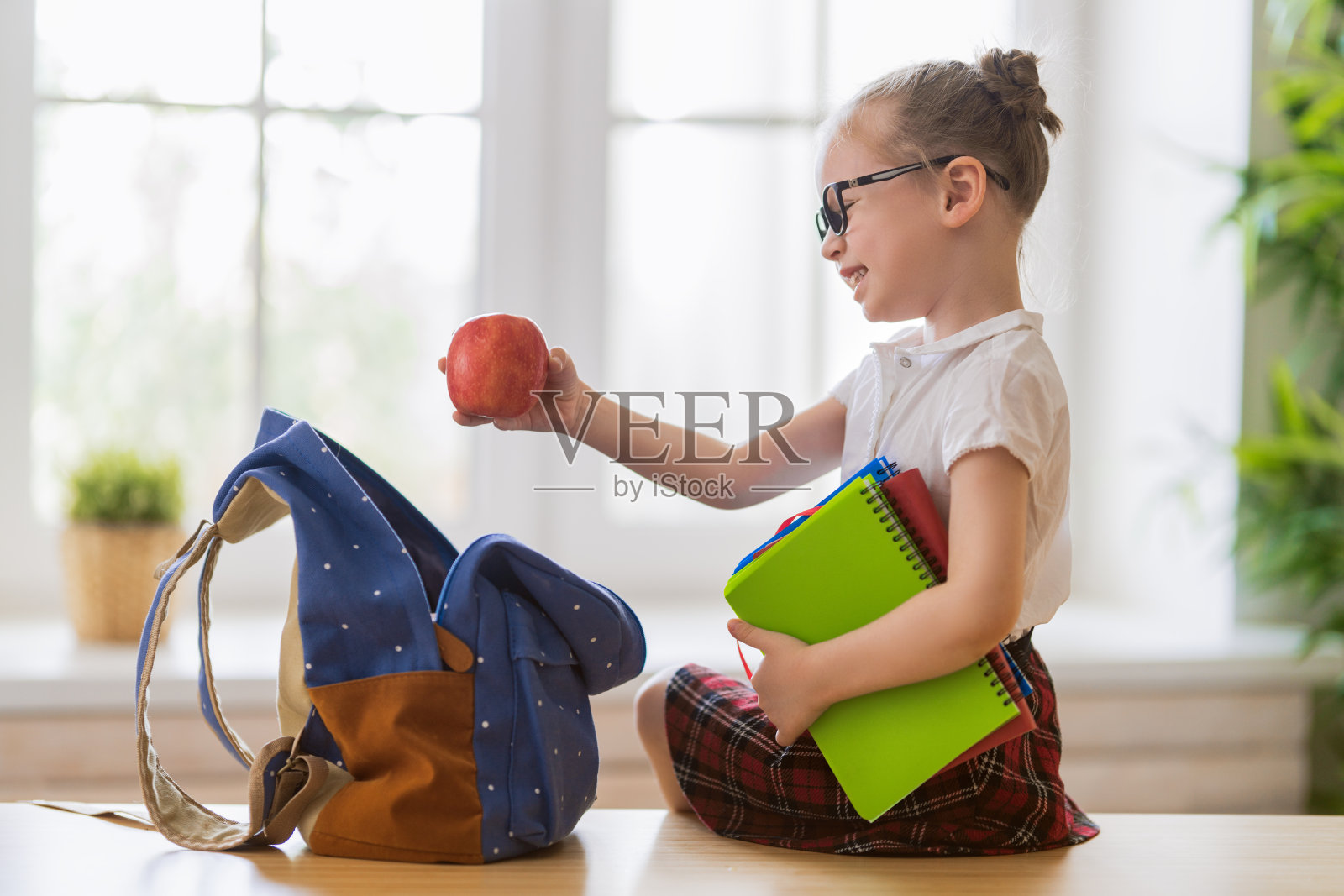 孩子准备上学照片摄影图片