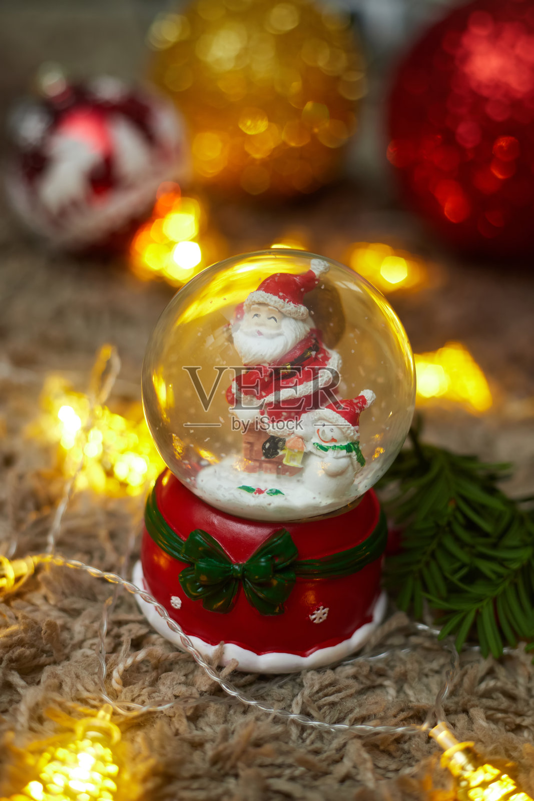 圣诞球与雪和圣诞老人和玩具，散科，flatley，复制空间照片摄影图片