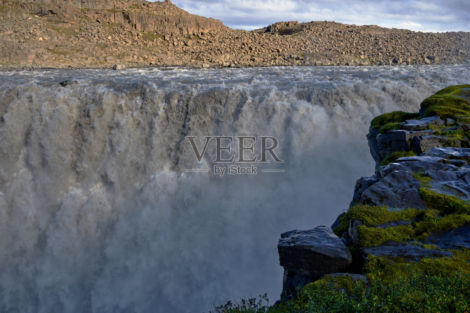 德提福斯瀑布位于冰岛北部，是欧洲水量最大的瀑布照片摄影图片