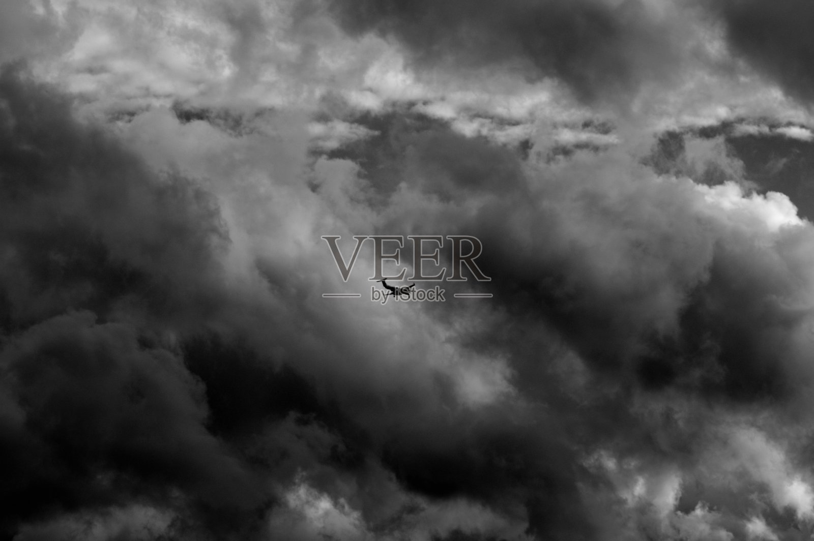 雷暴前乌云的背景照片摄影图片