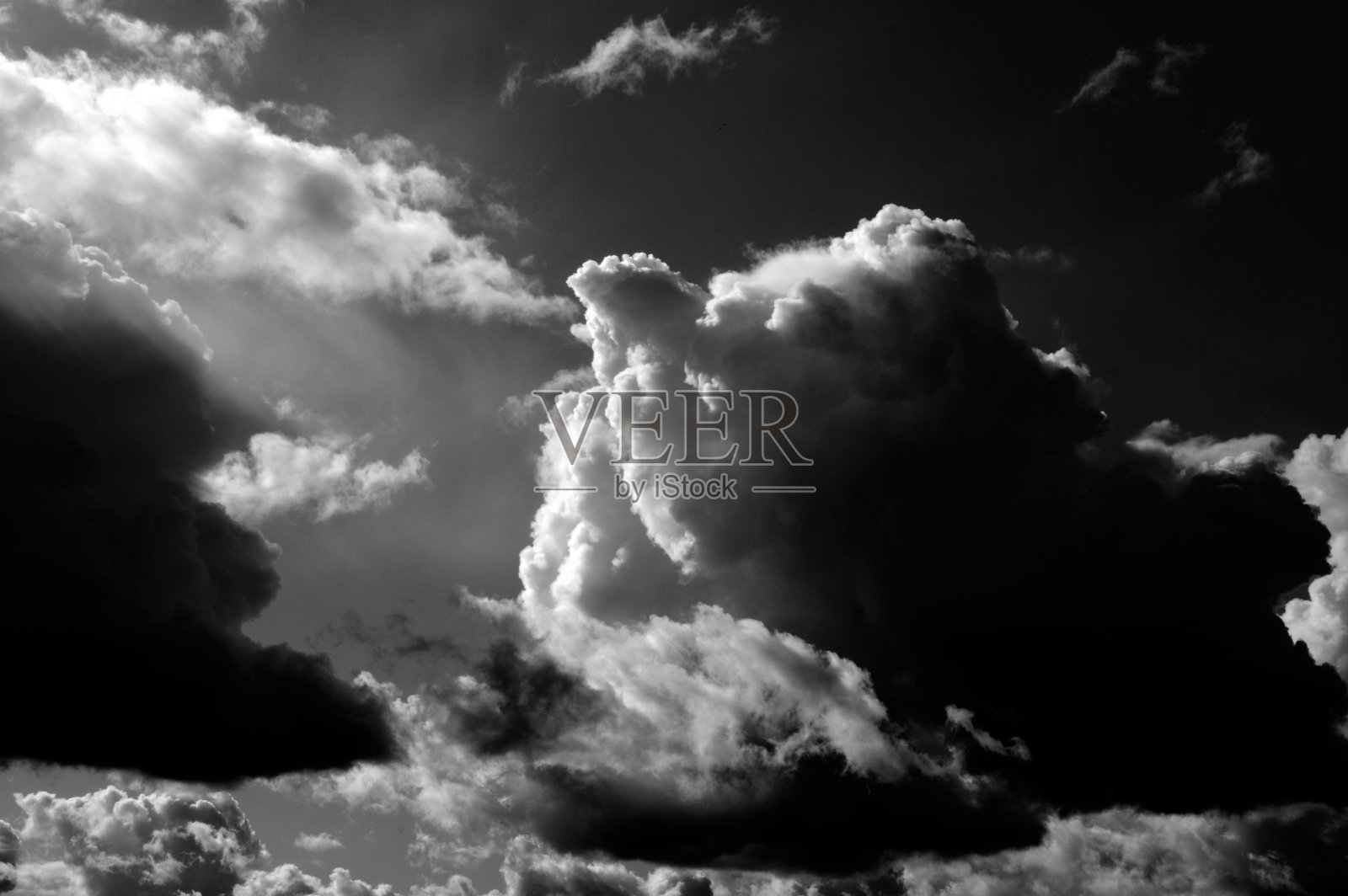 雷暴前乌云的背景照片摄影图片