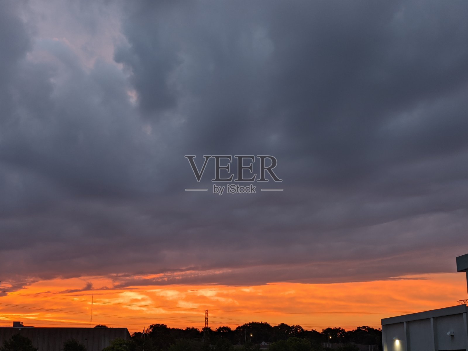 雨后的清晨天空照片摄影图片