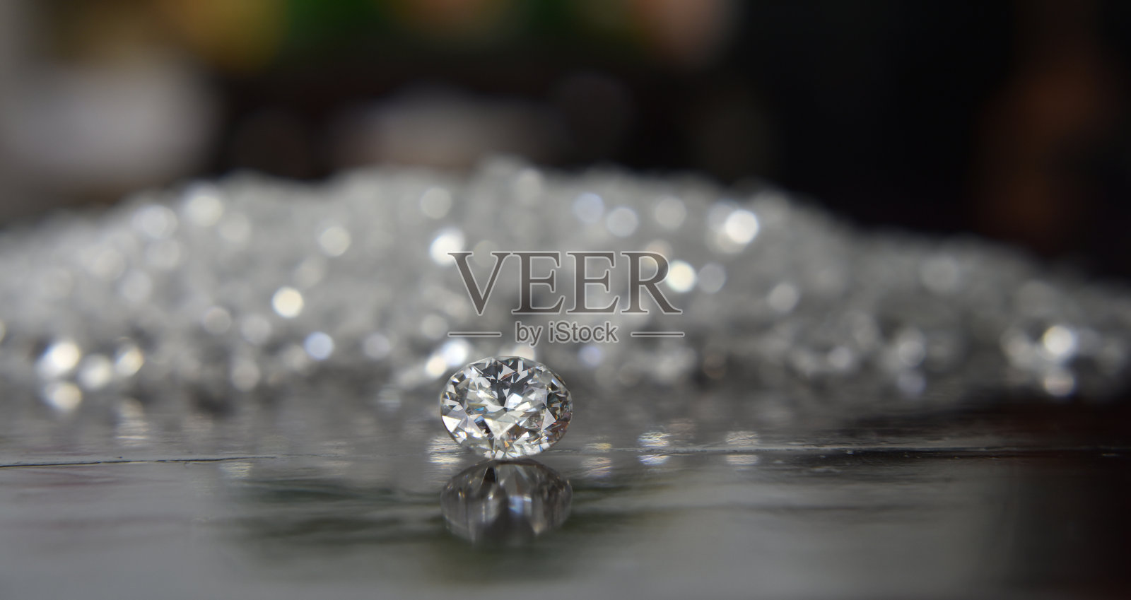 钻石贵重、昂贵、稀少。用于制造珠宝照片摄影图片