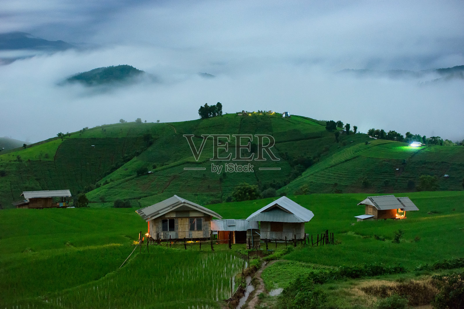 轮胎皮磨机照片摄影图片