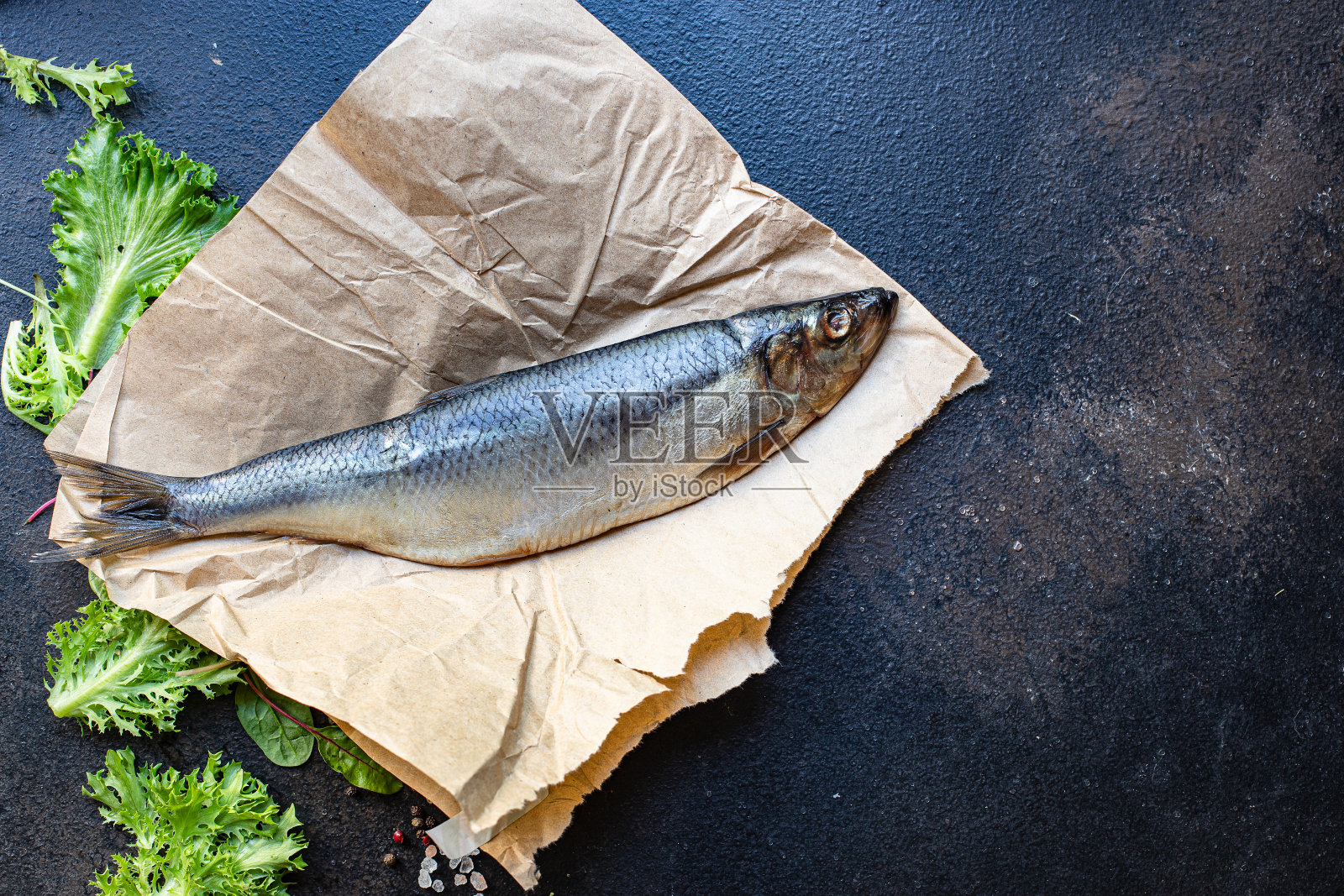 鲱鱼海鲜的配料，烹饪，份量大小自然产品俯视图的地方，文字复制空间生酮或旧石器饮食鱼素，第二道菜照片摄影图片