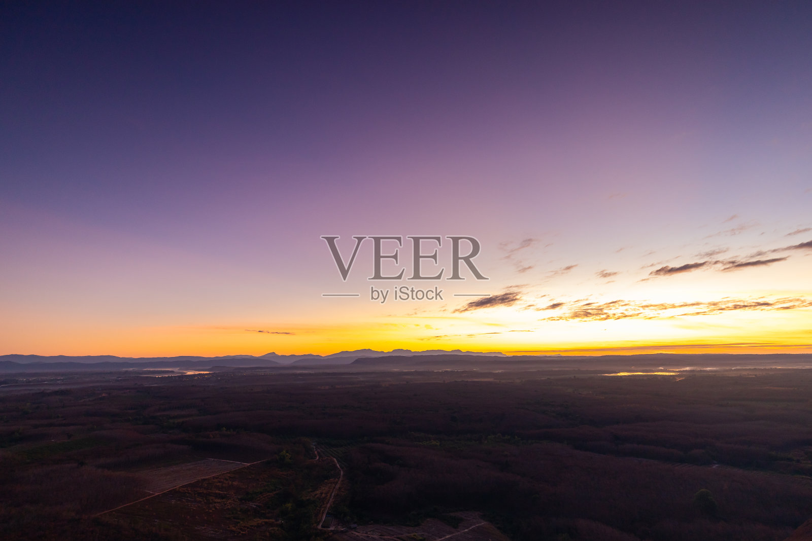 富兴山三石鲸照片摄影图片