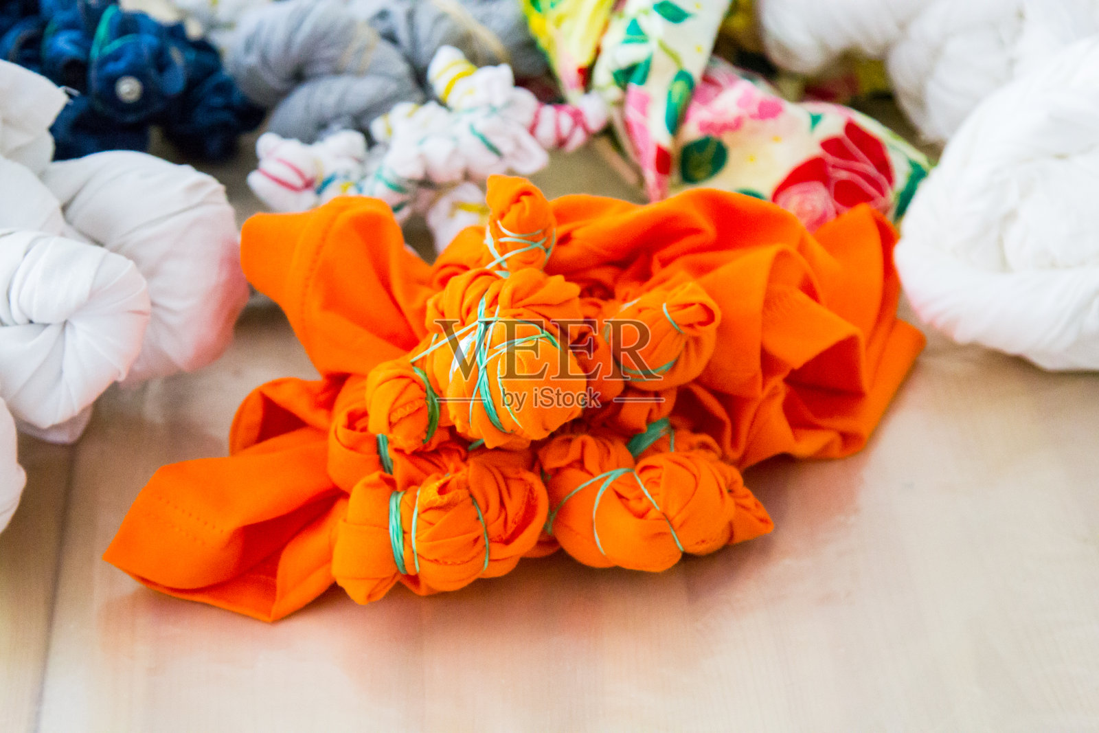 手工上色织物的照片照片摄影图片