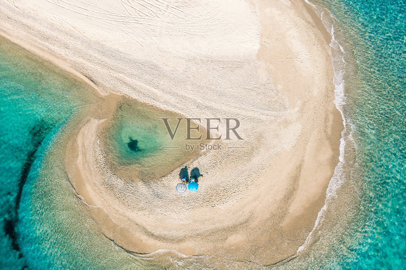 夏天的背景。希腊哈尔基迪基半岛波西迪海滩的航拍照片照片摄影图片