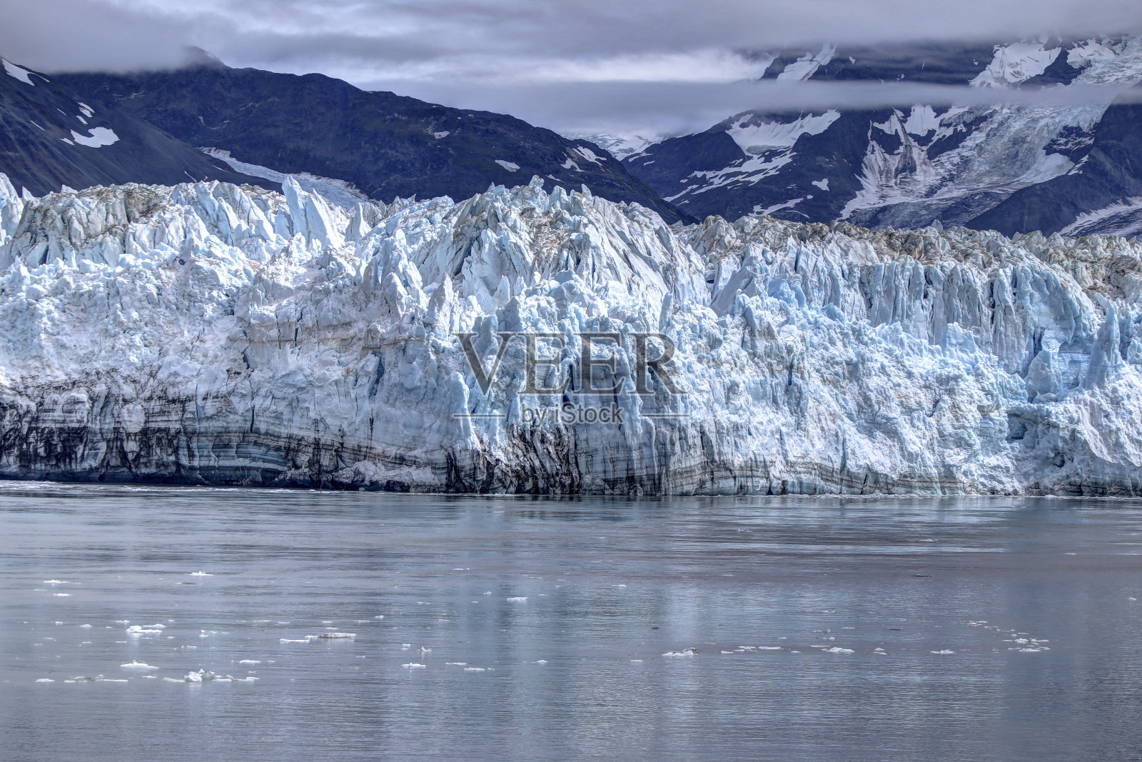 阿拉斯加海岸的哈伯德冰川照片摄影图片