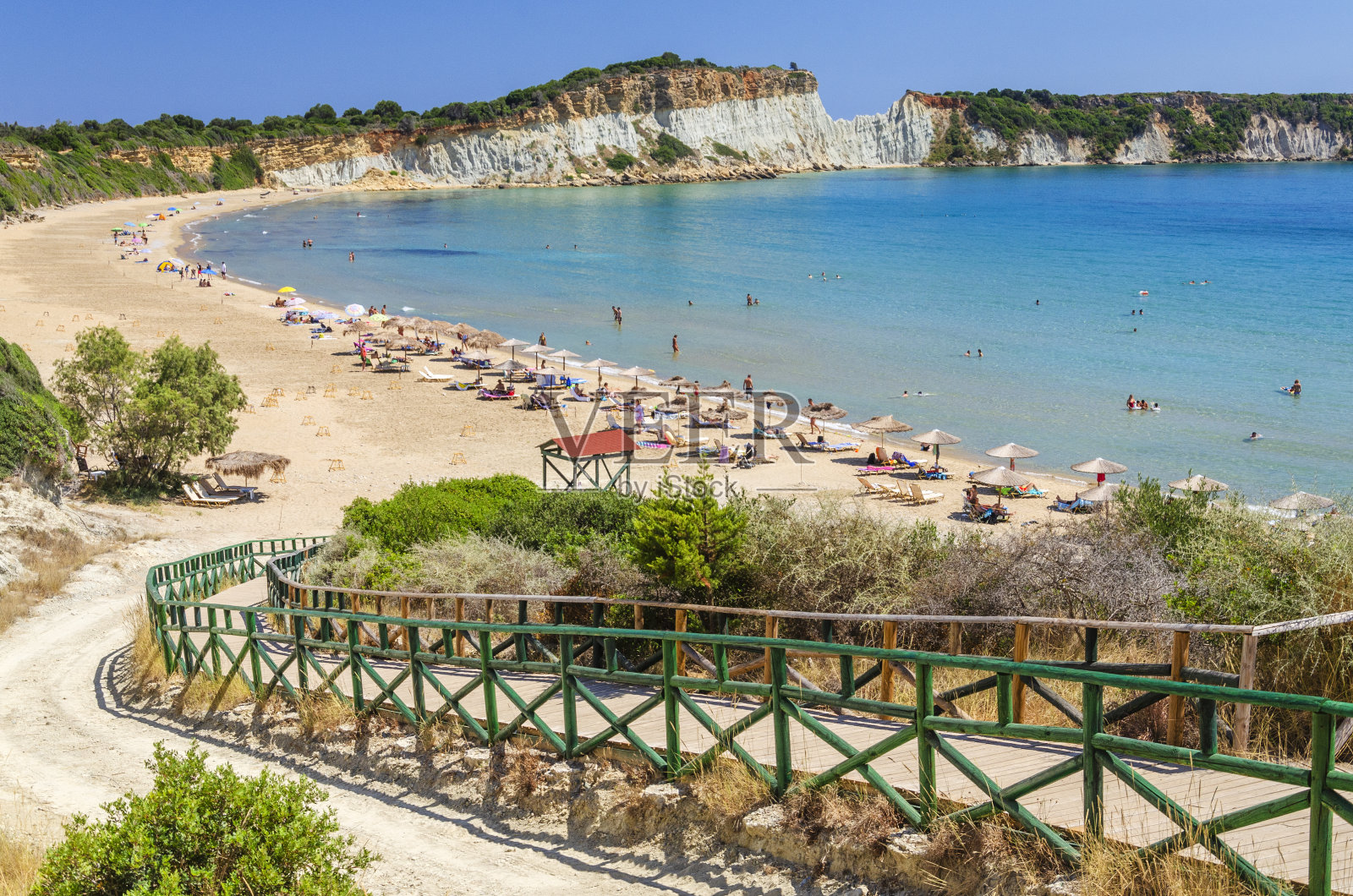 风景如画的Gerakas沙滩——卡雷塔海龟的繁殖地，位于希腊爱奥尼亚海扎金索斯岛的瓦西里科斯半岛。照片摄影图片