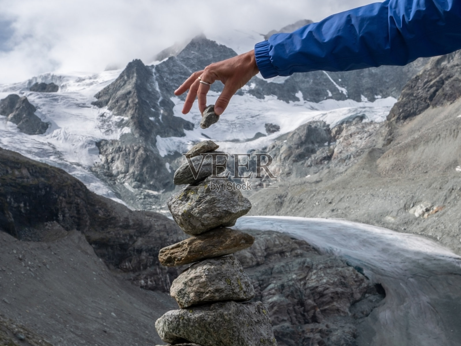 手叠山石观，冰川观照片摄影图片