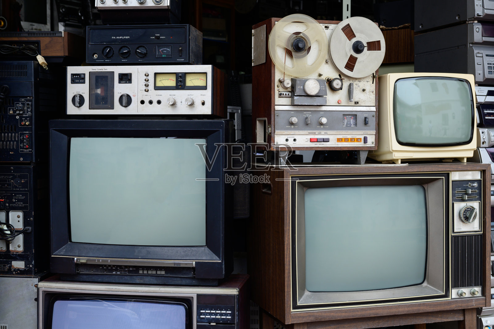 老式电视和收音机背景照片摄影图片