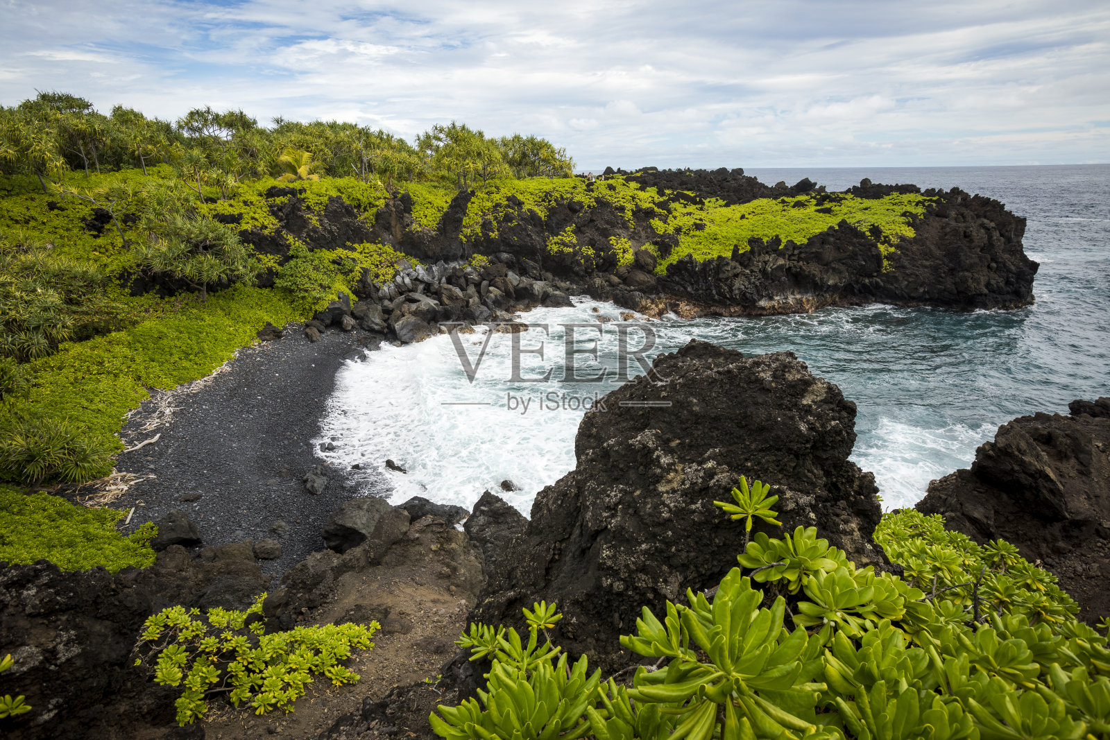 怀阿纳帕纳帕州立公园的黑沙滩。照片摄影图片
