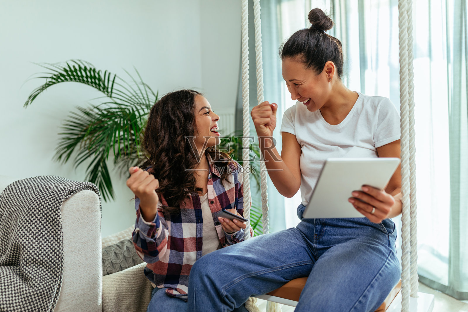 保持联系，轻松生活照片摄影图片