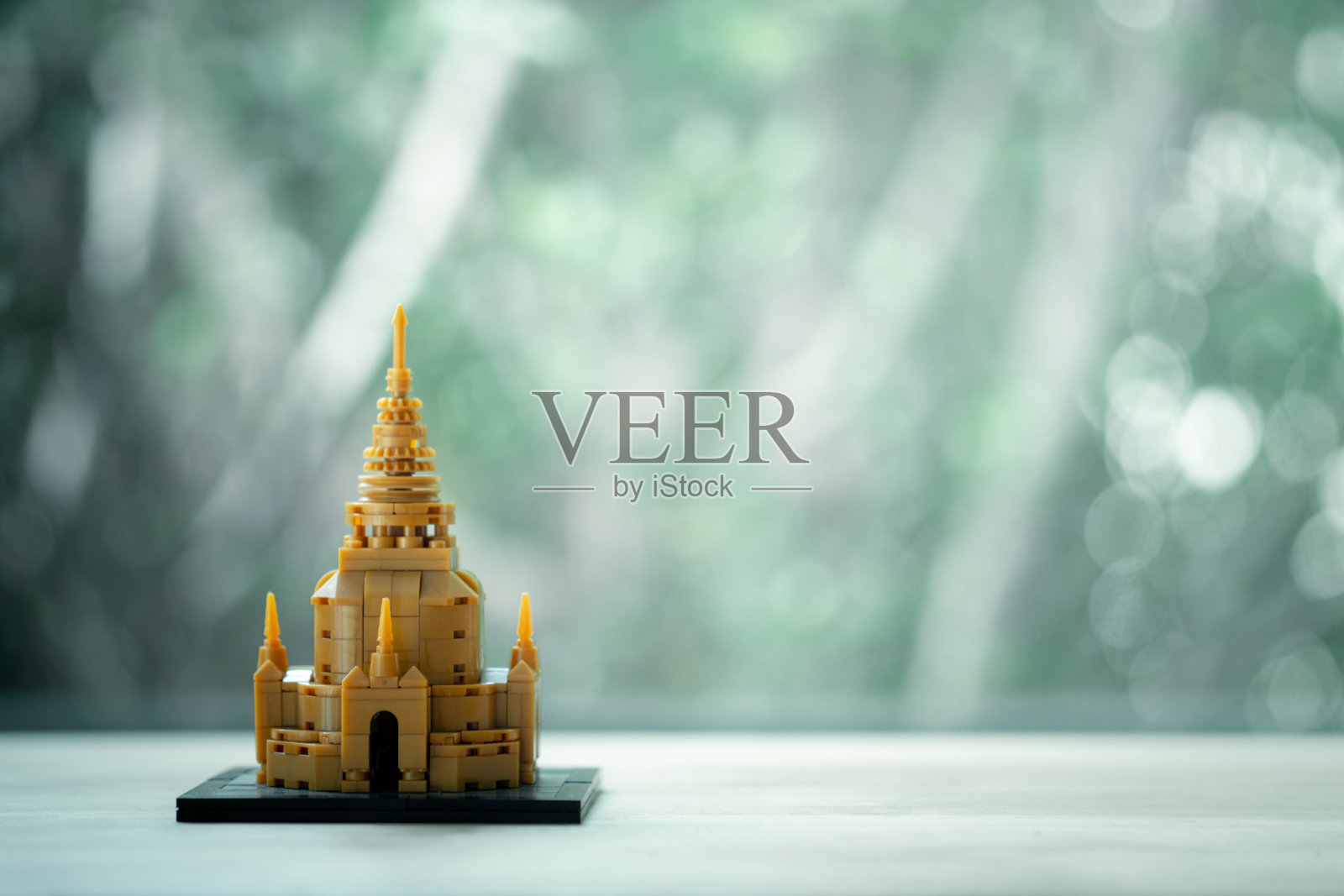 近距离的微型玩具模型玛哈切迪。在泰国的Maha Chedi照片摄影图片