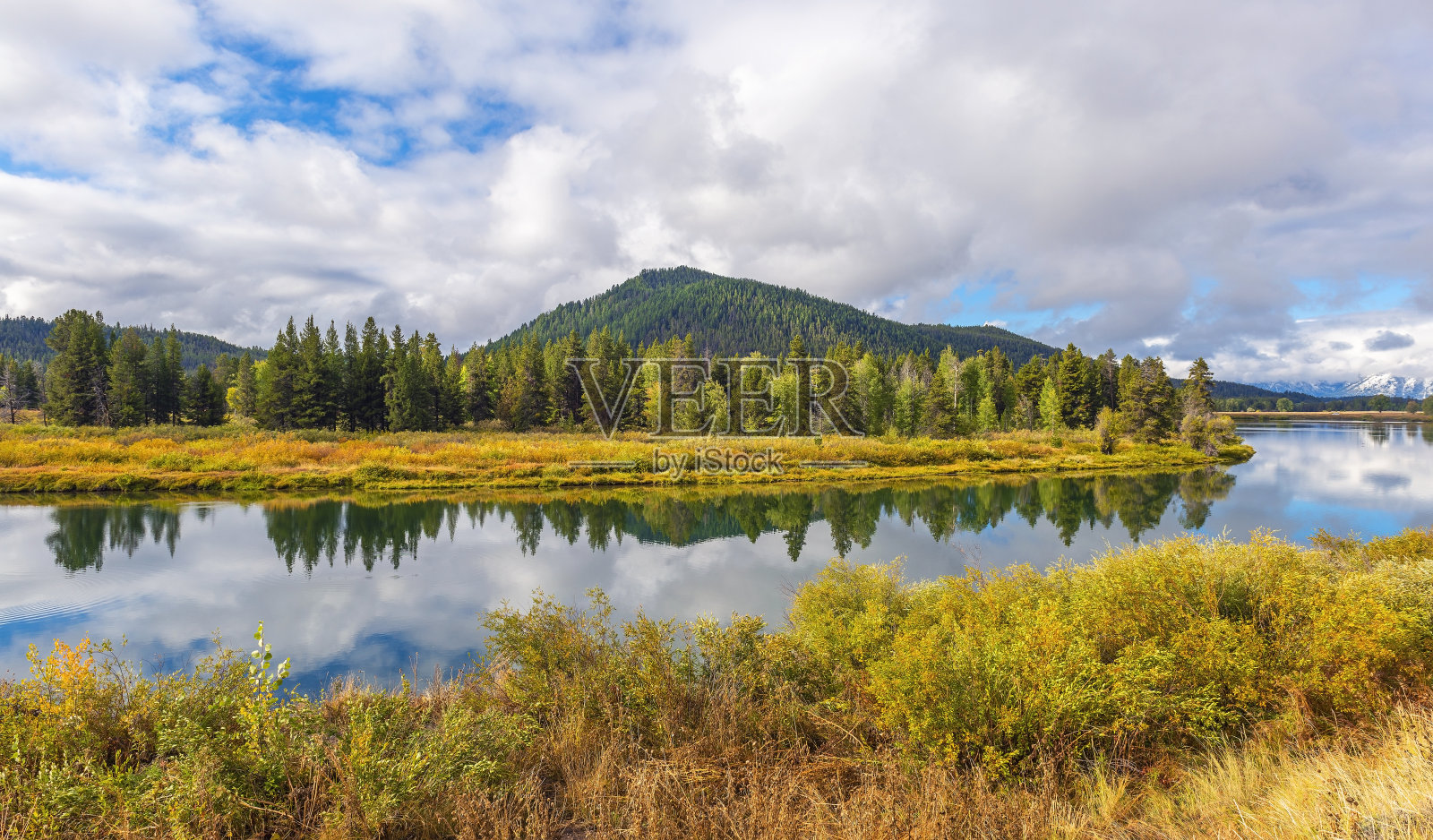 秋天的蛇河，大提顿照片摄影图片