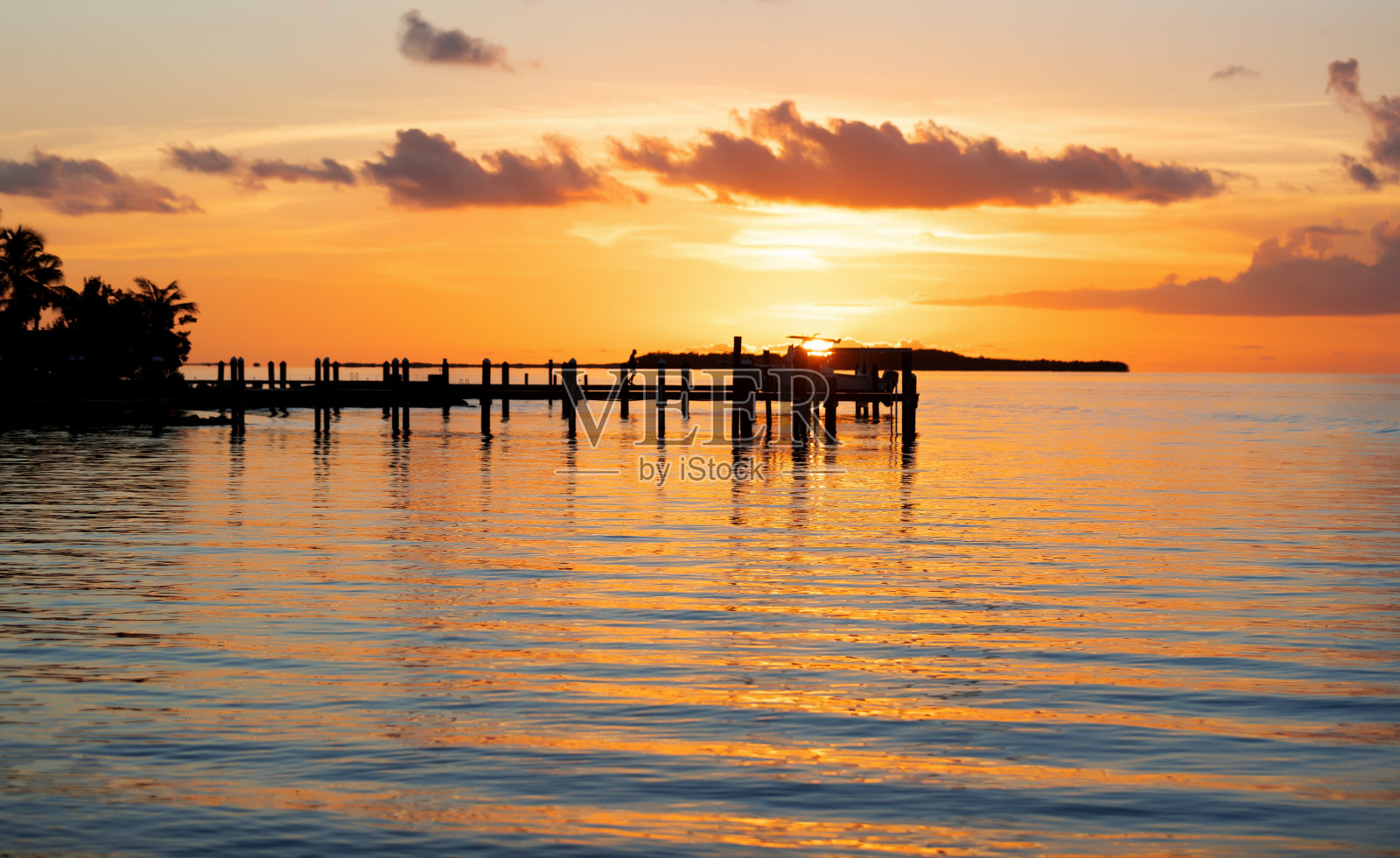 太阳在佛罗里达群岛落下照片摄影图片