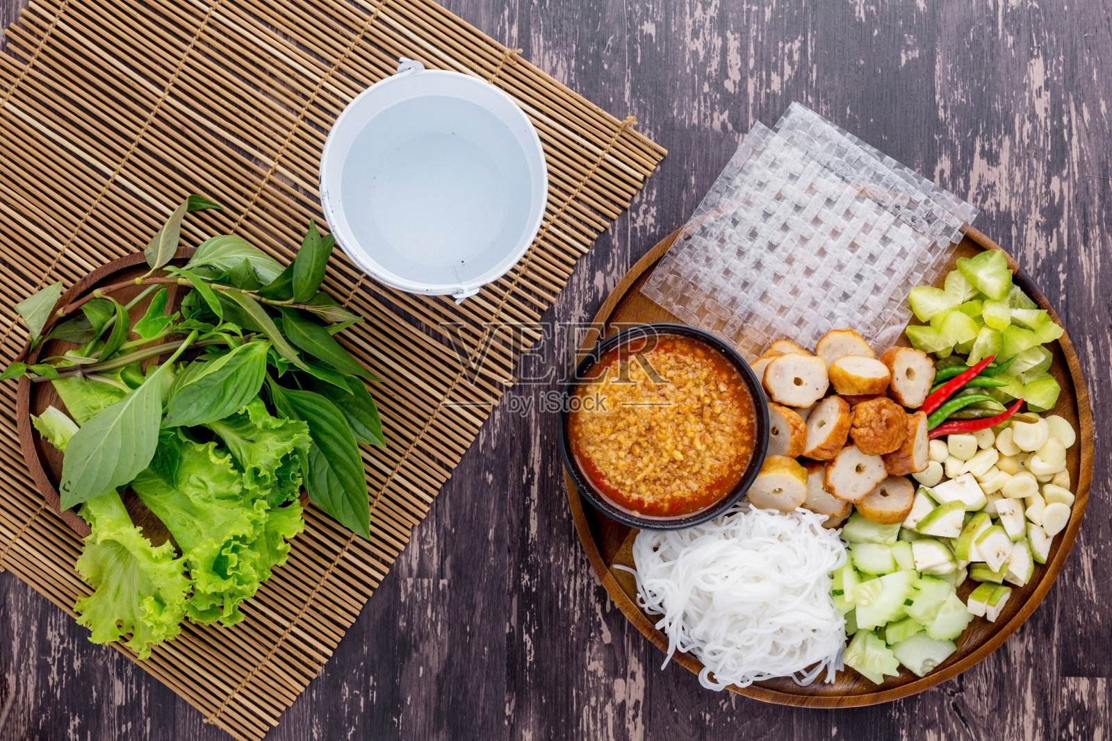 越南肉丸包着美味的食物照片摄影图片